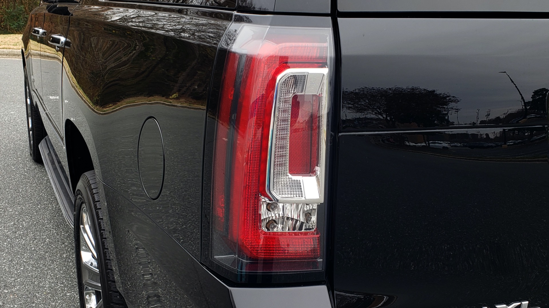 Used 2016 GMC YUKON XL DENALI 4WD / NAV / OPEN ROAD / SUNROOF / ENTERTAIN for sale Sold at Formula Imports in Charlotte NC 28227 35