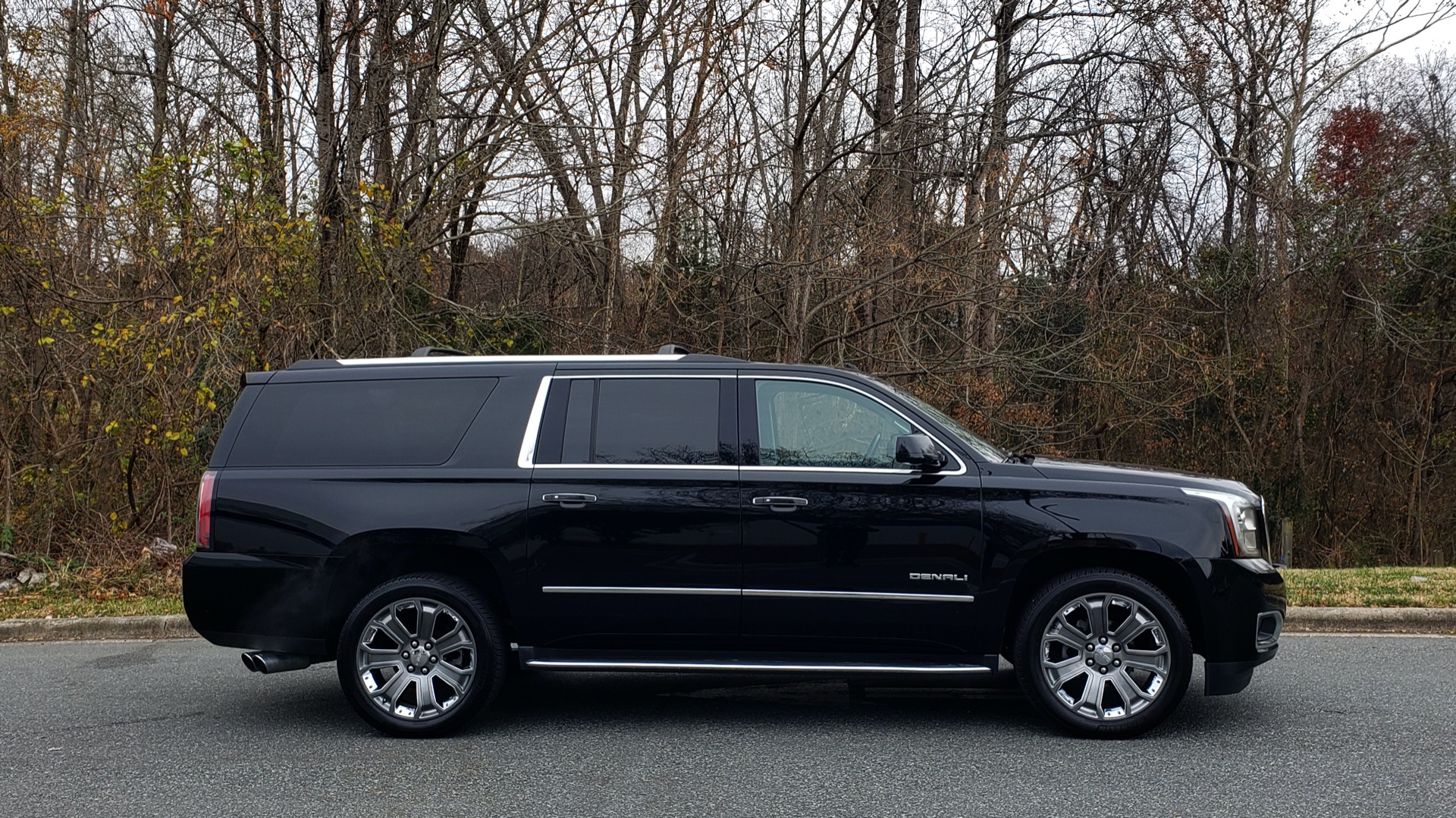 Used 2016 GMC YUKON XL DENALI 4WD / NAV / OPEN ROAD / SUNROOF / ENTERTAIN for sale Sold at Formula Imports in Charlotte NC 28227 9
