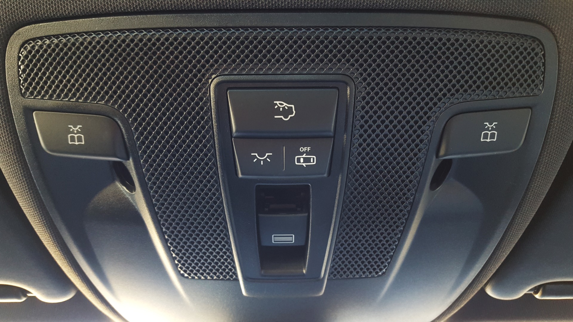 Used 2014 Mercedes-Benz CLA-CLASS CLA 250 / NAV / PANO-ROOF / BLIND SPOT ASSIST / XENON HEADLIGHTS for sale Sold at Formula Imports in Charlotte NC 28227 45