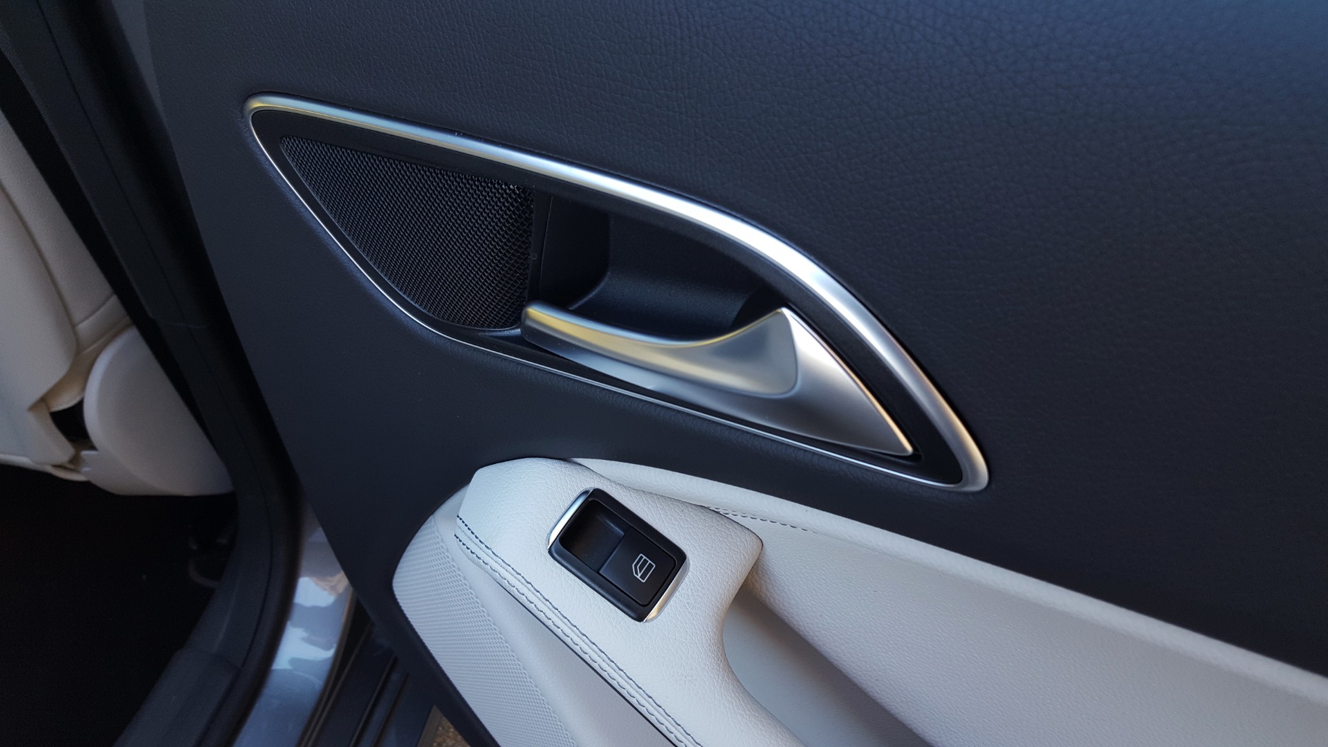 Used 2014 Mercedes-Benz CLA-CLASS CLA 250 / NAV / PANO-ROOF / BLIND SPOT ASSIST / XENON HEADLIGHTS for sale Sold at Formula Imports in Charlotte NC 28227 60