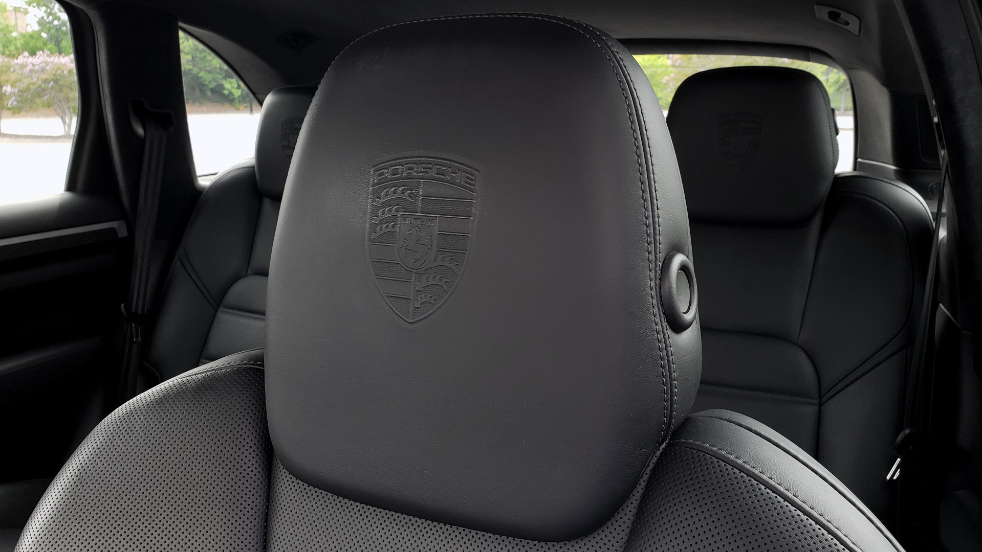 Used 2014 Porsche CAYENNE TURBO S / AWD / NAV / BOSE / PANO-ROOF / LCA / REARVIEW for sale Sold at Formula Imports in Charlotte NC 28227 43