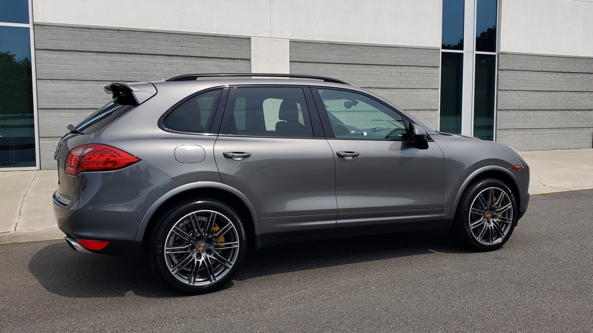 Used 2014 Porsche CAYENNE TURBO S / AWD / NAV / BOSE / PANO-ROOF / LCA / REARVIEW for sale Sold at Formula Imports in Charlotte NC 28227 8