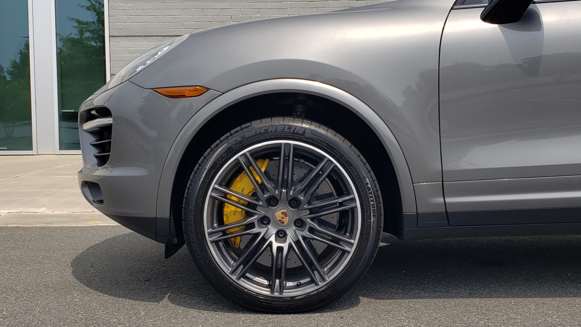 Used 2014 Porsche CAYENNE TURBO S / AWD / NAV / BOSE / PANO-ROOF / LCA / REARVIEW for sale Sold at Formula Imports in Charlotte NC 28227 88