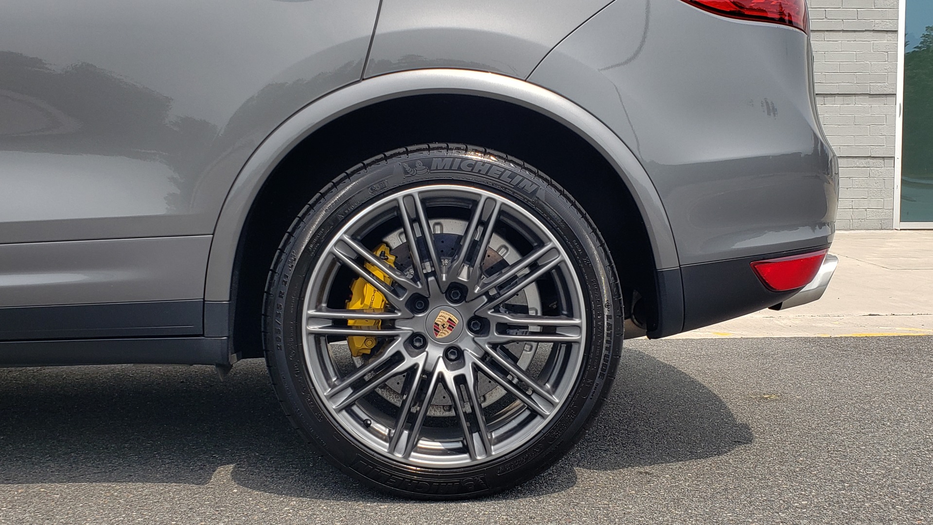 Used 2014 Porsche CAYENNE TURBO S / AWD / NAV / BOSE / PANO-ROOF / LCA / REARVIEW for sale Sold at Formula Imports in Charlotte NC 28227 89