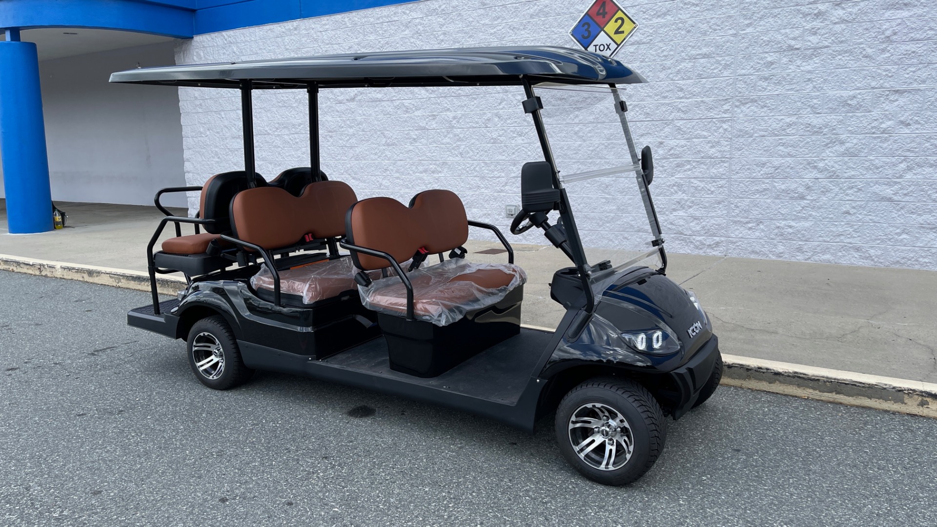 Used 2021 ICON i60 ELECTRIC CAR / 6-PASSENGER GOLF CART / 25MPH / NEW / 1-MILE for sale Sold at Formula Imports in Charlotte NC 28227 3