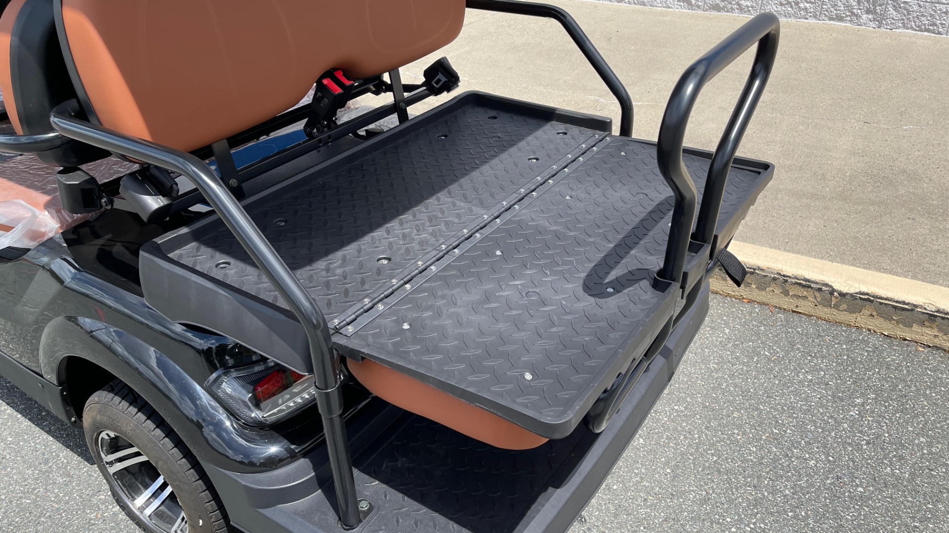 Used 2021 ICON i60 ELECTRIC CAR / 6-PASSENGER GOLF CART / 25MPH / NEW / 1-MILE for sale Sold at Formula Imports in Charlotte NC 28227 8