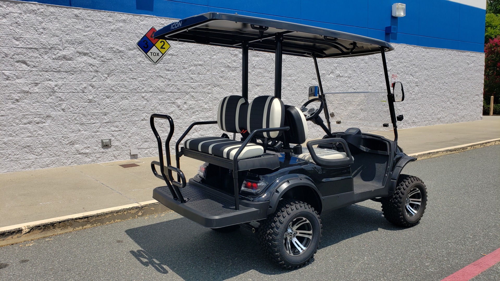 Used 2021 ICON i40L LIFTED ELECTRIC CAR / 4-PASSENGER GOLF CART / NEW / 1-MILE for sale Sold at Formula Imports in Charlotte NC 28227 16