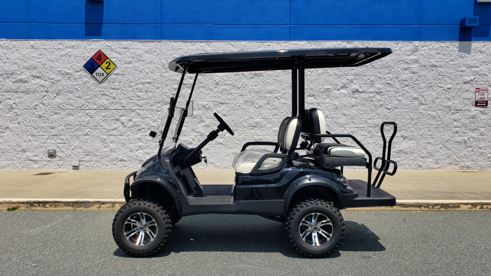Used 2021 ICON i40L LIFTED ELECTRIC CAR / 4-PASSENGER GOLF CART / NEW / 1-MILE for sale Sold at Formula Imports in Charlotte NC 28227 2