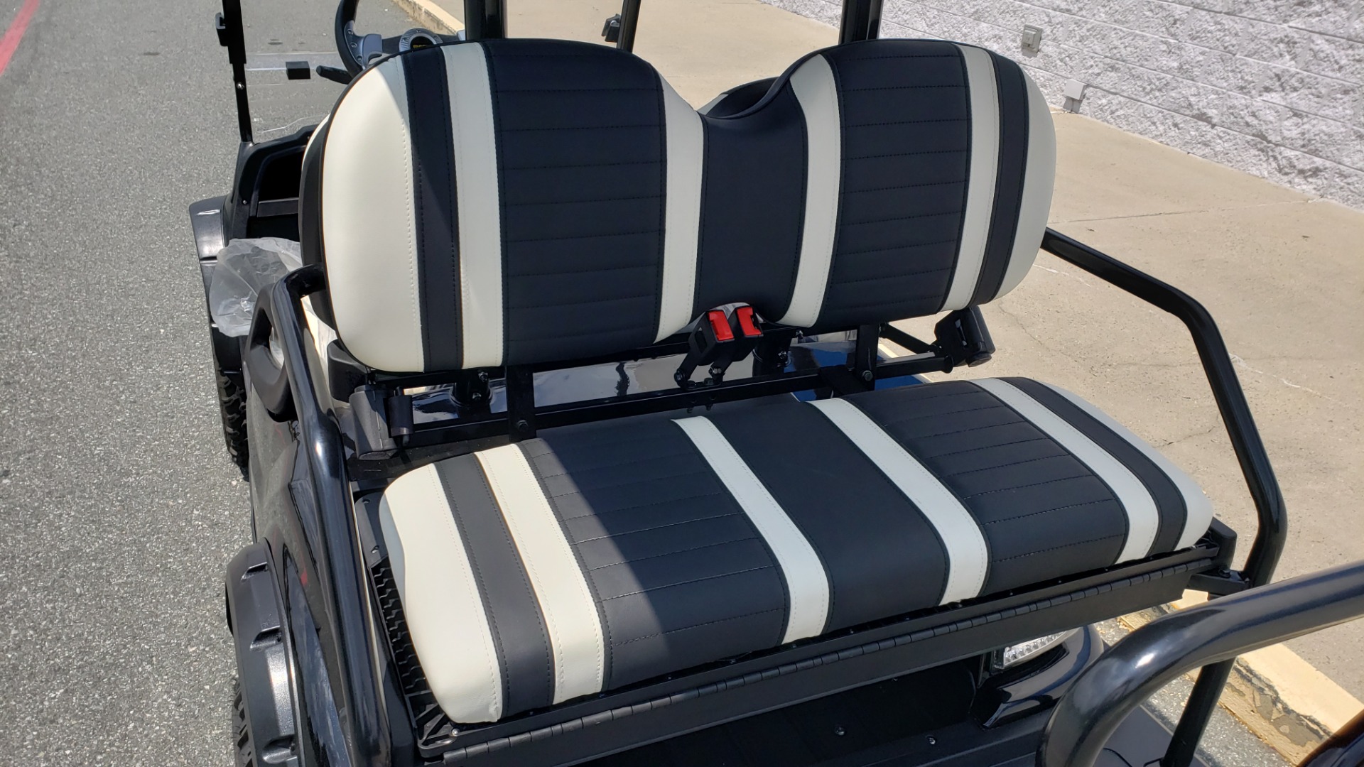 Used 2021 ICON i40L LIFTED ELECTRIC CAR / 4-PASSENGER GOLF CART / NEW / 1-MILE for sale Sold at Formula Imports in Charlotte NC 28227 4