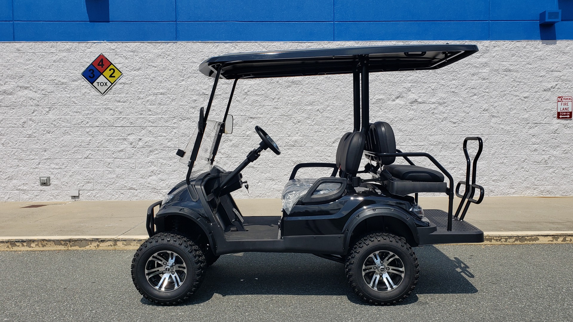 Used 2021 ICON i40L LIFTED ELECTRIC CAR / 4-PASSENGER GOLF CART / 25MPH / LIKE NEW for sale Sold at Formula Imports in Charlotte NC 28227 2