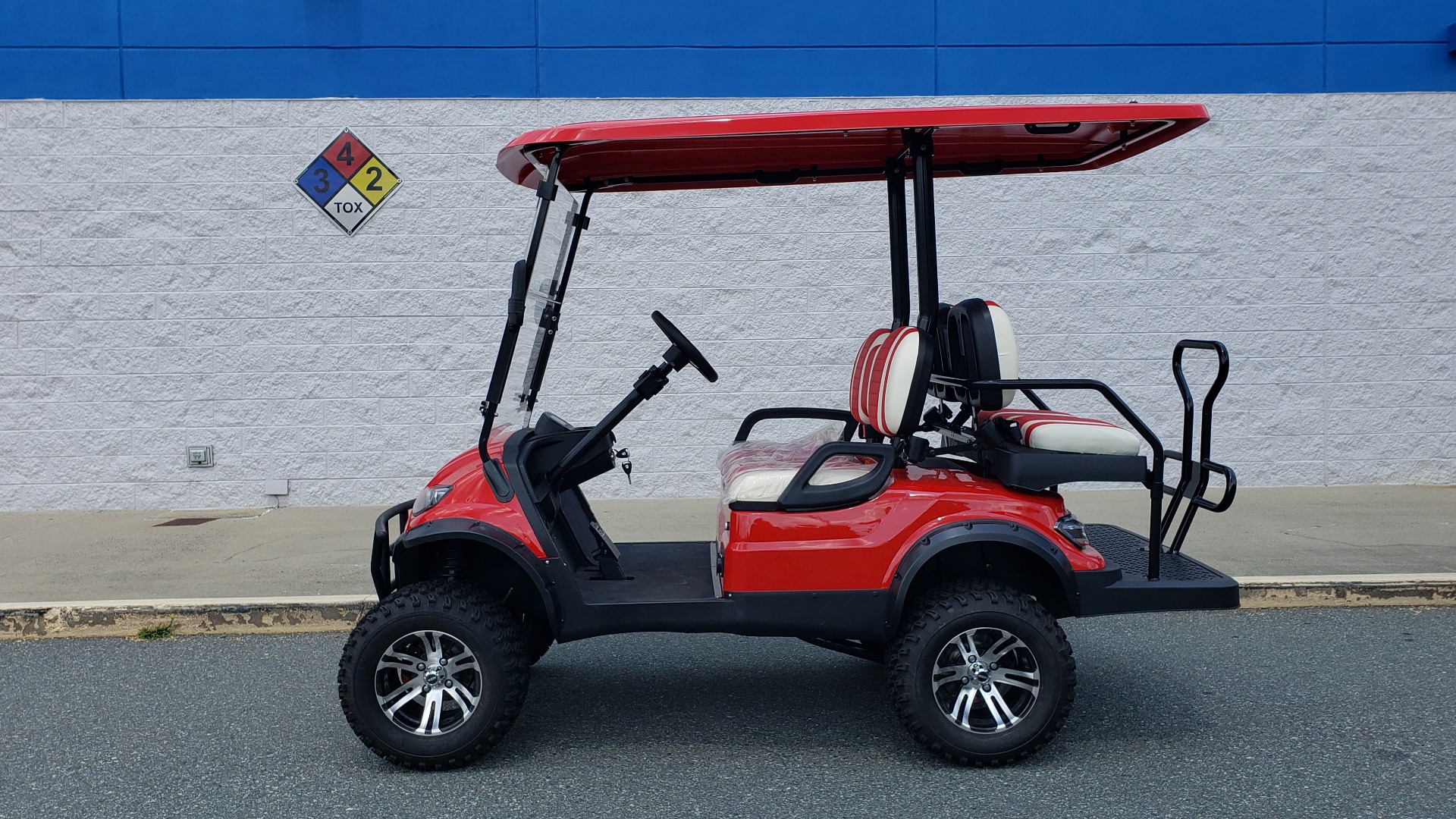 Used 2021 ICON i40L LIFTED ELECTRIC CAR / 4-PASSENGER GOLF CART / 25MPH / NEW / 3-MILES for sale Sold at Formula Imports in Charlotte NC 28227 2