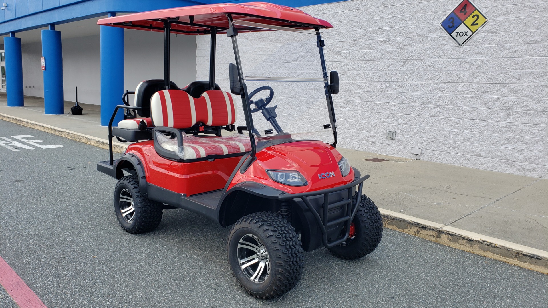 Used 2021 ICON i40L LIFTED ELECTRIC CAR / 4-PASSENGER GOLF CART / 25MPH / NEW / 3-MILES for sale Sold at Formula Imports in Charlotte NC 28227 4