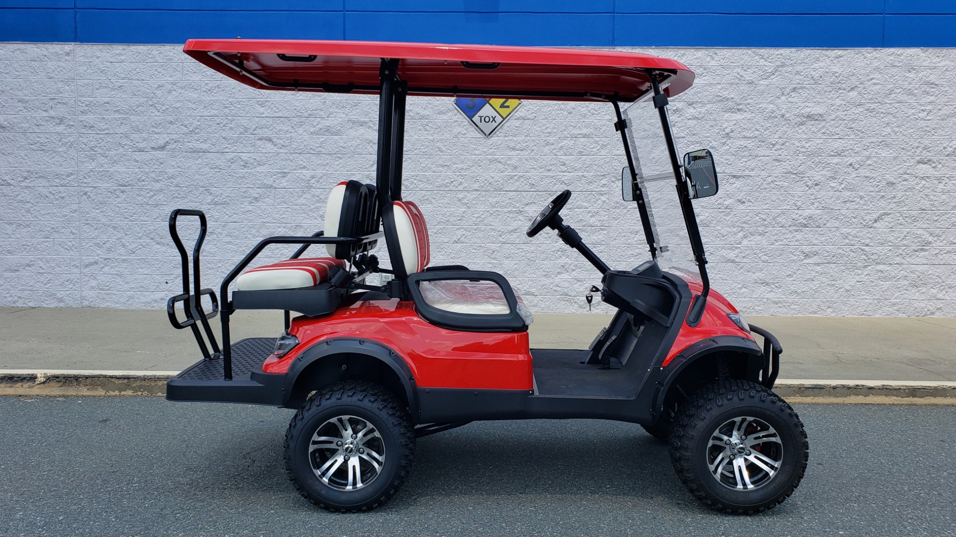 Used 2021 ICON i40L LIFTED ELECTRIC CAR / 4-PASSENGER GOLF CART / 25MPH / NEW / 3-MILES for sale Sold at Formula Imports in Charlotte NC 28227 5