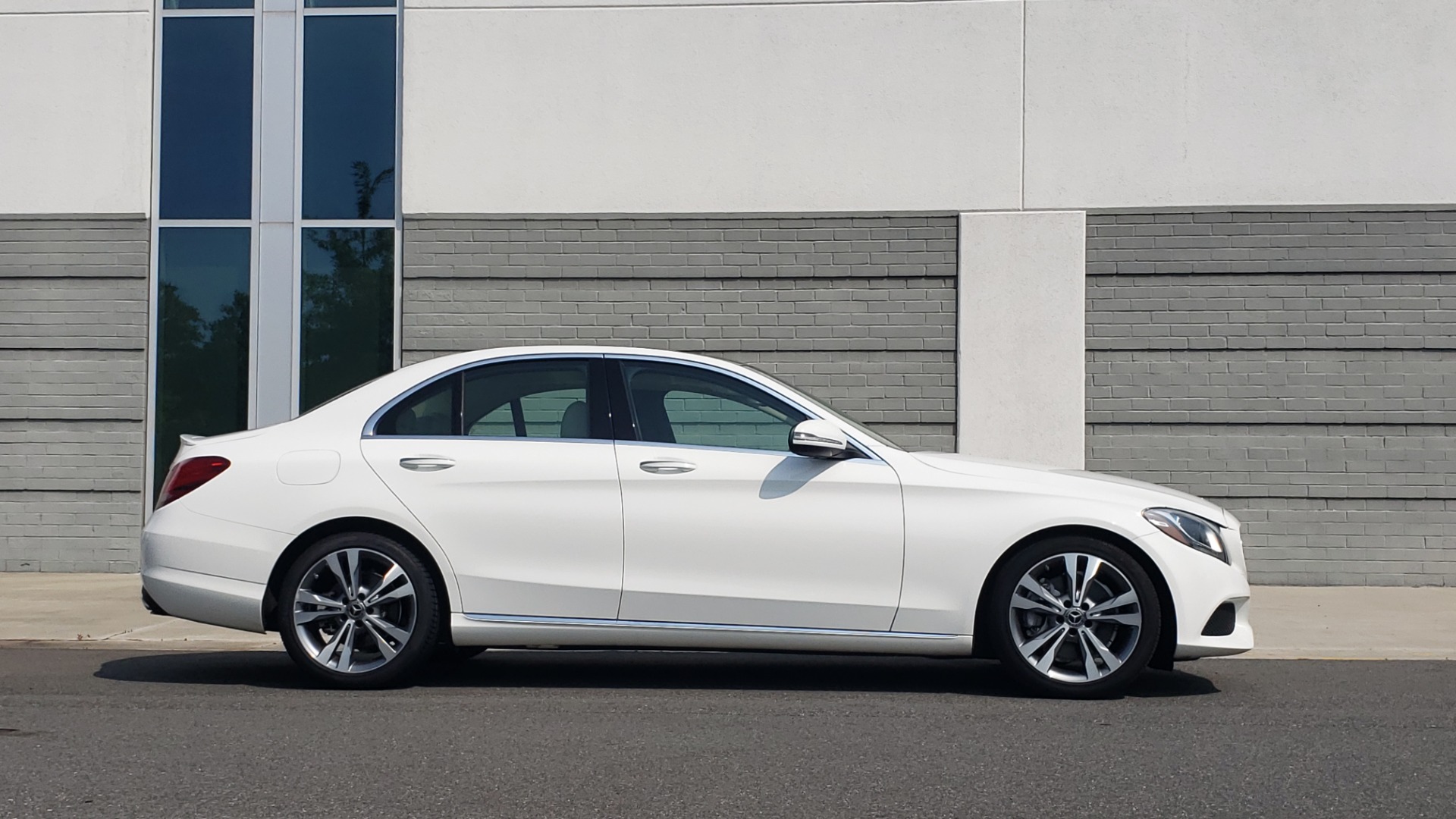 Used 2018 Mercedes-Benz C-CLASS C 300 PREMIUM / KEYLESS-GO / APPLE / PANO-ROOF / REARVIEW for sale Sold at Formula Imports in Charlotte NC 28227 9