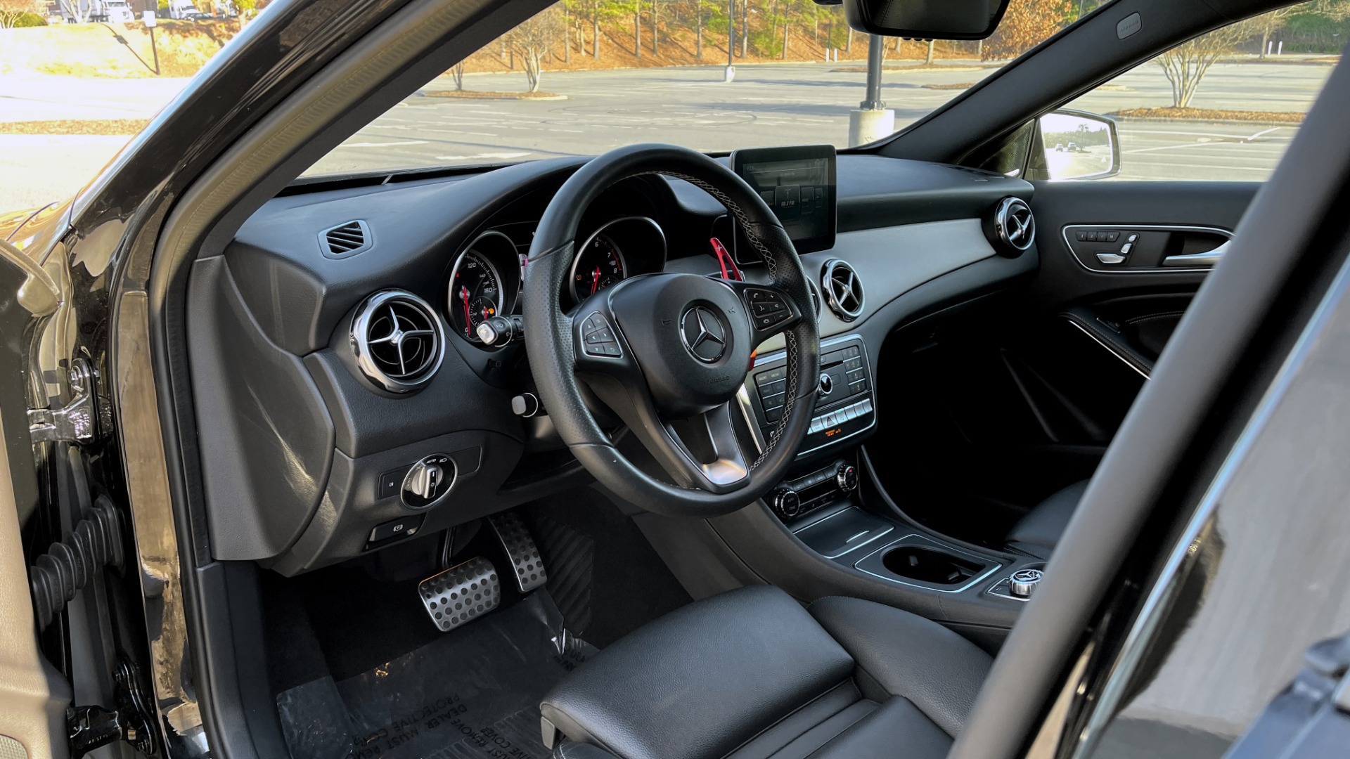 Used 2018 Mercedes-Benz GLA 250 PREMIUM / MULTI-MEDIA / PANO-ROOF / AMG LINE / NIGHT PKG / H/K SND for sale Sold at Formula Imports in Charlotte NC 28227 26