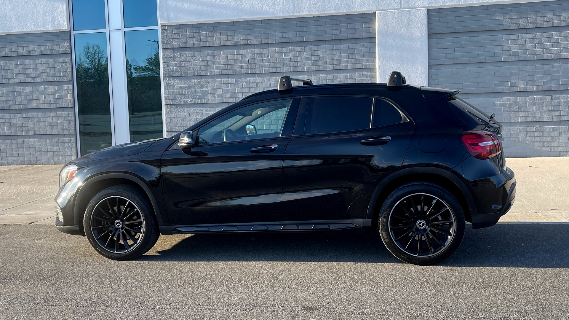 Used 2018 Mercedes-Benz GLA 250 PREMIUM / MULTI-MEDIA / PANO-ROOF / AMG LINE / NIGHT PKG / H/K SND for sale Sold at Formula Imports in Charlotte NC 28227 3