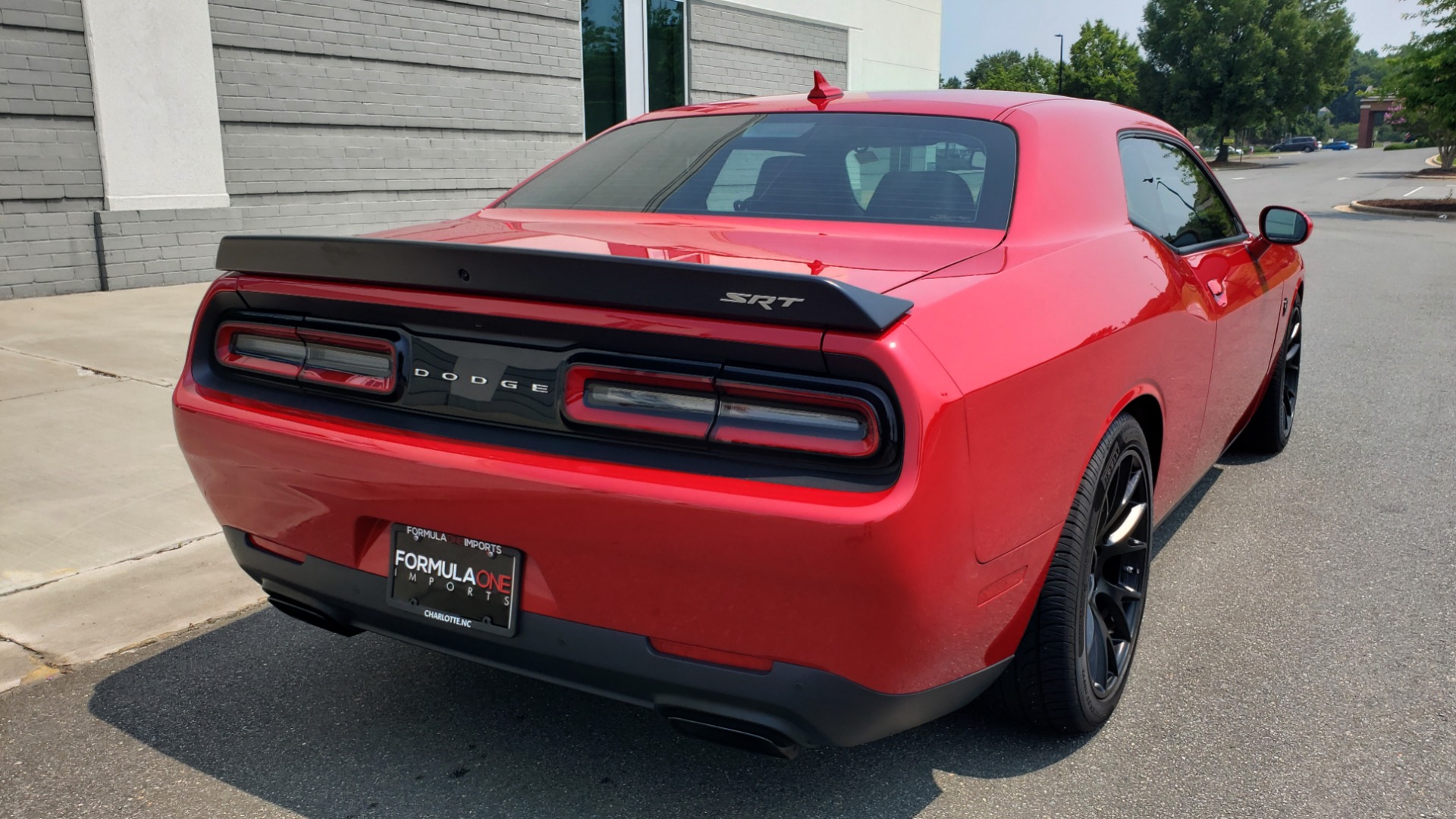 Used 2016 Dodge CHALLENGER SRT HELLCAT 707HP COUPE / AUTO / NAV / SUNROOF / H/K SND / REARVIEW for sale Sold at Formula Imports in Charlotte NC 28227 11