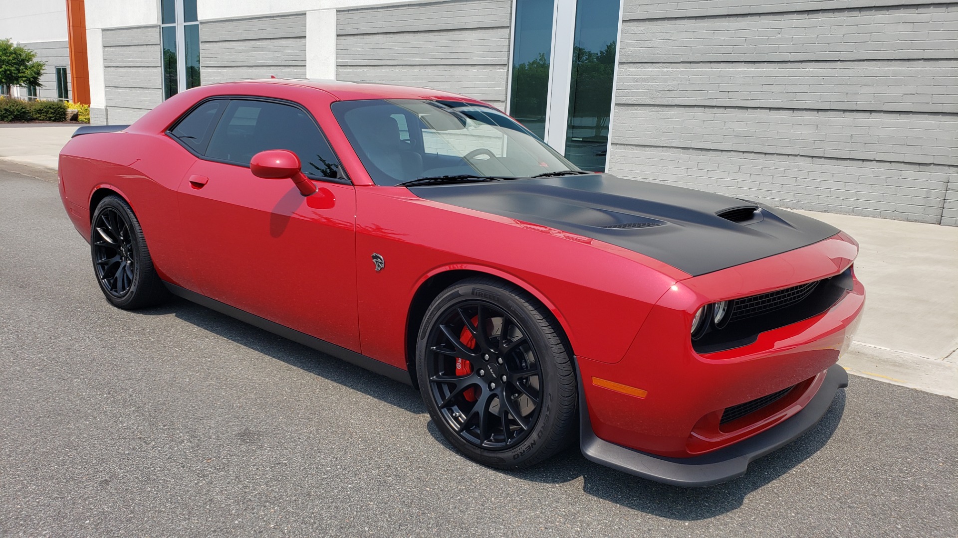 Used 2016 Dodge CHALLENGER SRT HELLCAT 707HP COUPE / AUTO / NAV / SUNROOF / H/K SND / REARVIEW for sale Sold at Formula Imports in Charlotte NC 28227 14