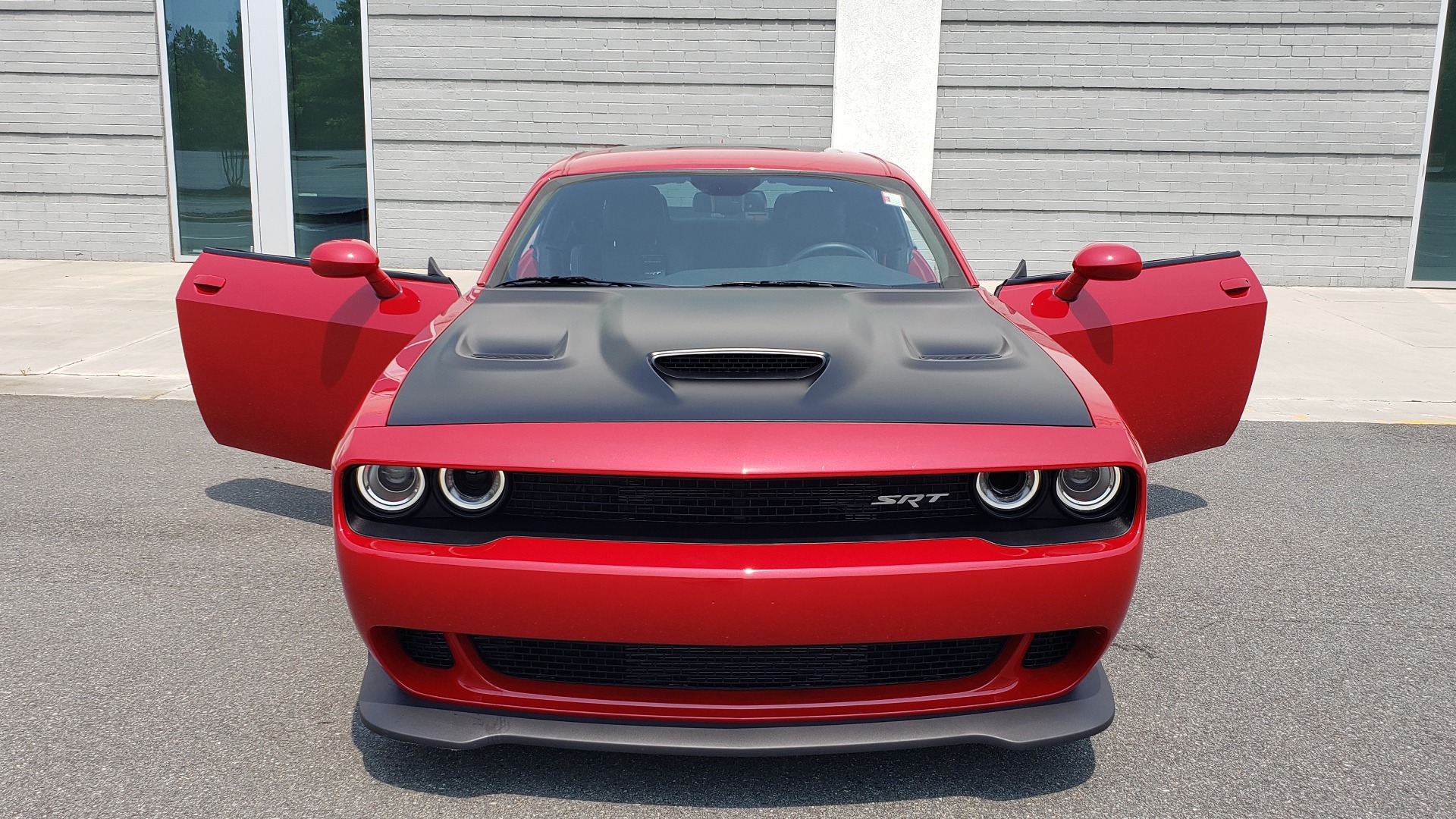 Used 2016 Dodge CHALLENGER SRT HELLCAT 707HP COUPE / AUTO / NAV / SUNROOF / H/K SND / REARVIEW for sale Sold at Formula Imports in Charlotte NC 28227 24
