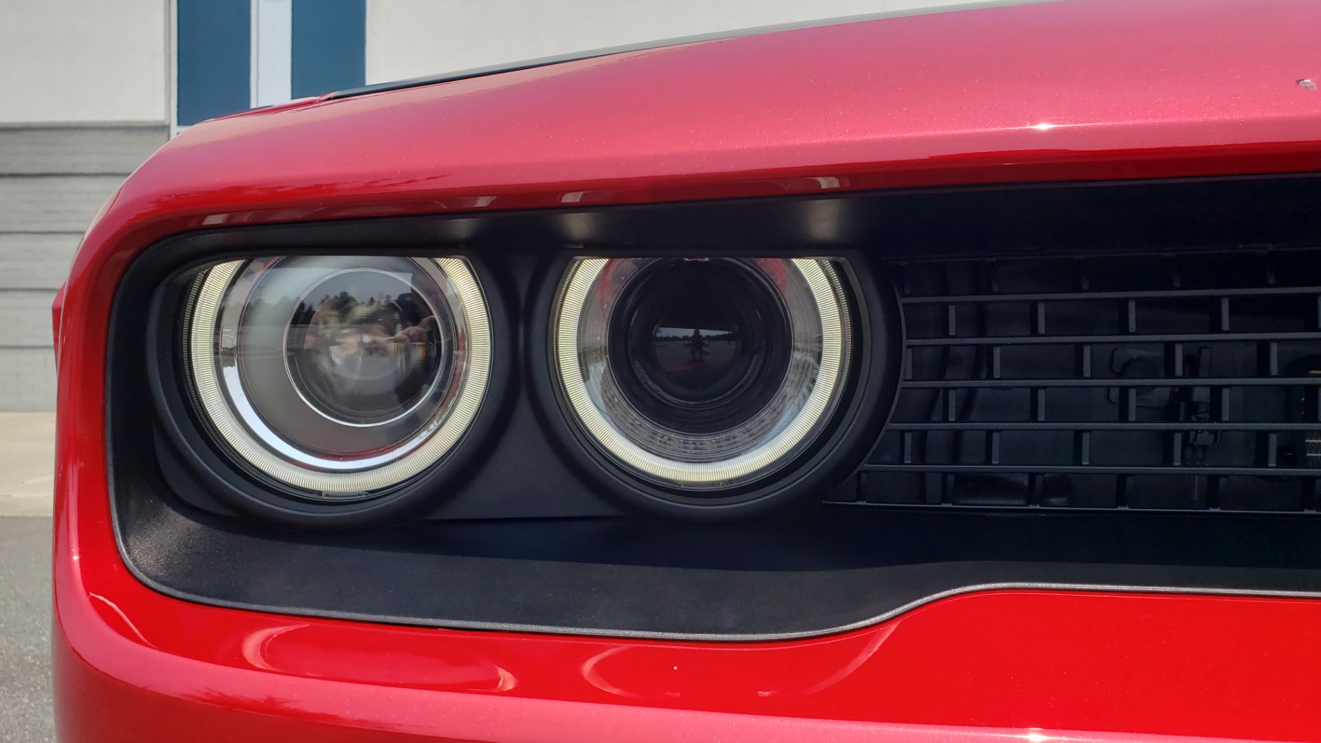 Used 2016 Dodge CHALLENGER SRT HELLCAT 707HP COUPE / AUTO / NAV / SUNROOF / H/K SND / REARVIEW for sale Sold at Formula Imports in Charlotte NC 28227 25