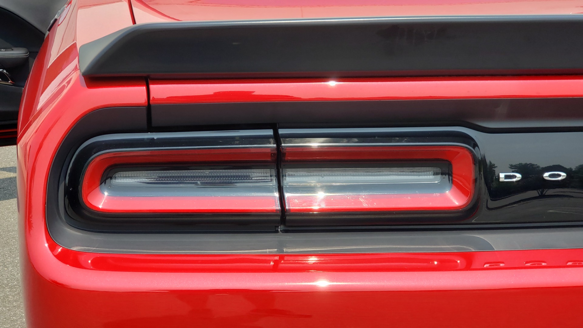 Used 2016 Dodge CHALLENGER SRT HELLCAT 707HP COUPE / AUTO / NAV / SUNROOF / H/K SND / REARVIEW for sale Sold at Formula Imports in Charlotte NC 28227 31