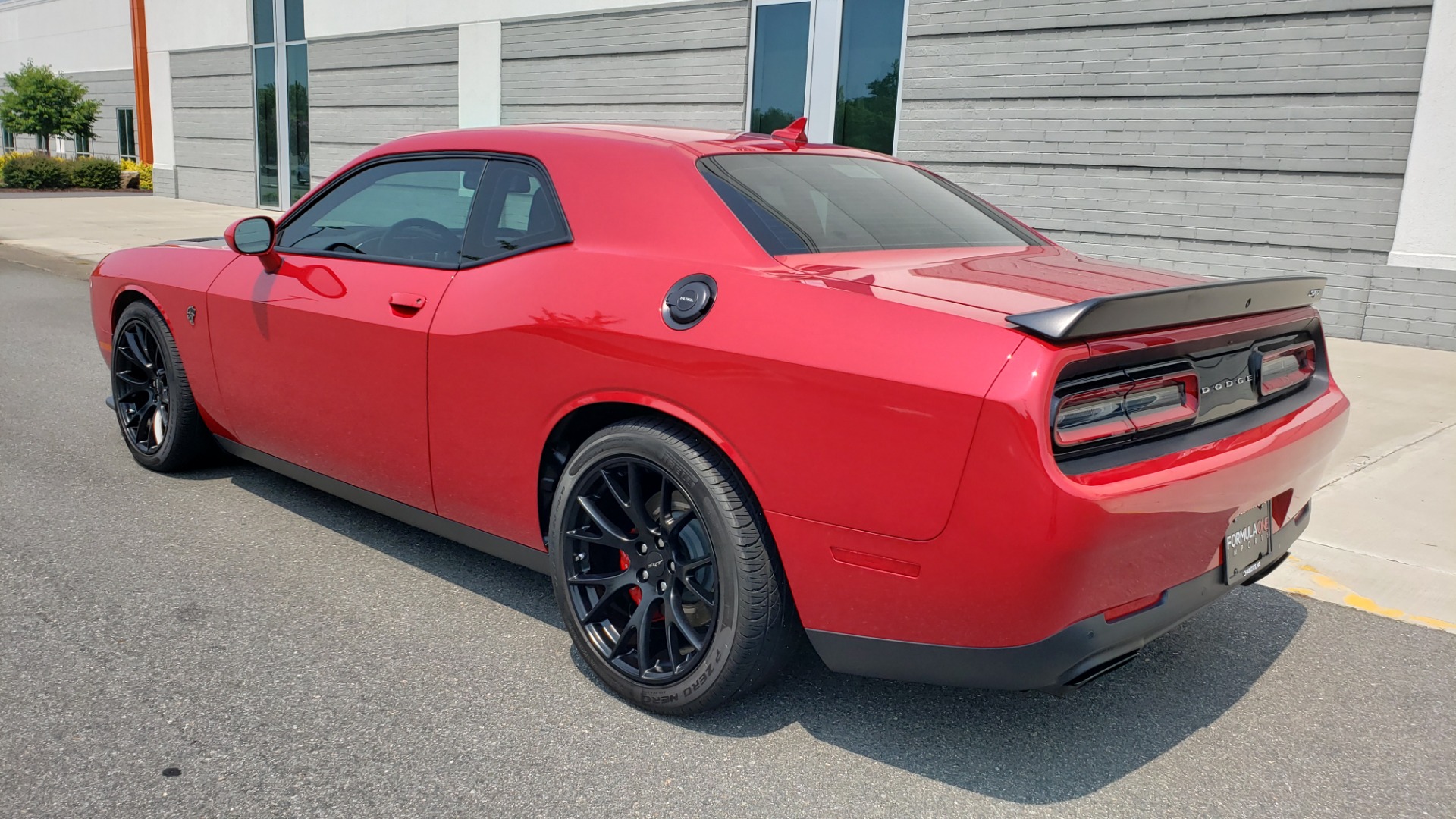 Used 2016 Dodge CHALLENGER SRT HELLCAT 707HP COUPE / AUTO / NAV / SUNROOF / H/K SND / REARVIEW for sale Sold at Formula Imports in Charlotte NC 28227 6