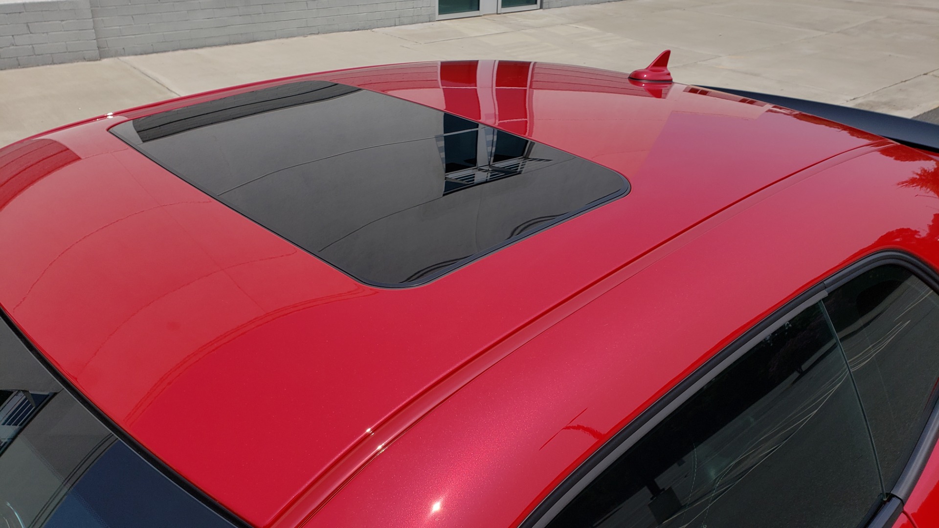 Used 2016 Dodge CHALLENGER SRT HELLCAT 707HP COUPE / AUTO / NAV / SUNROOF / H/K SND / REARVIEW for sale Sold at Formula Imports in Charlotte NC 28227 9