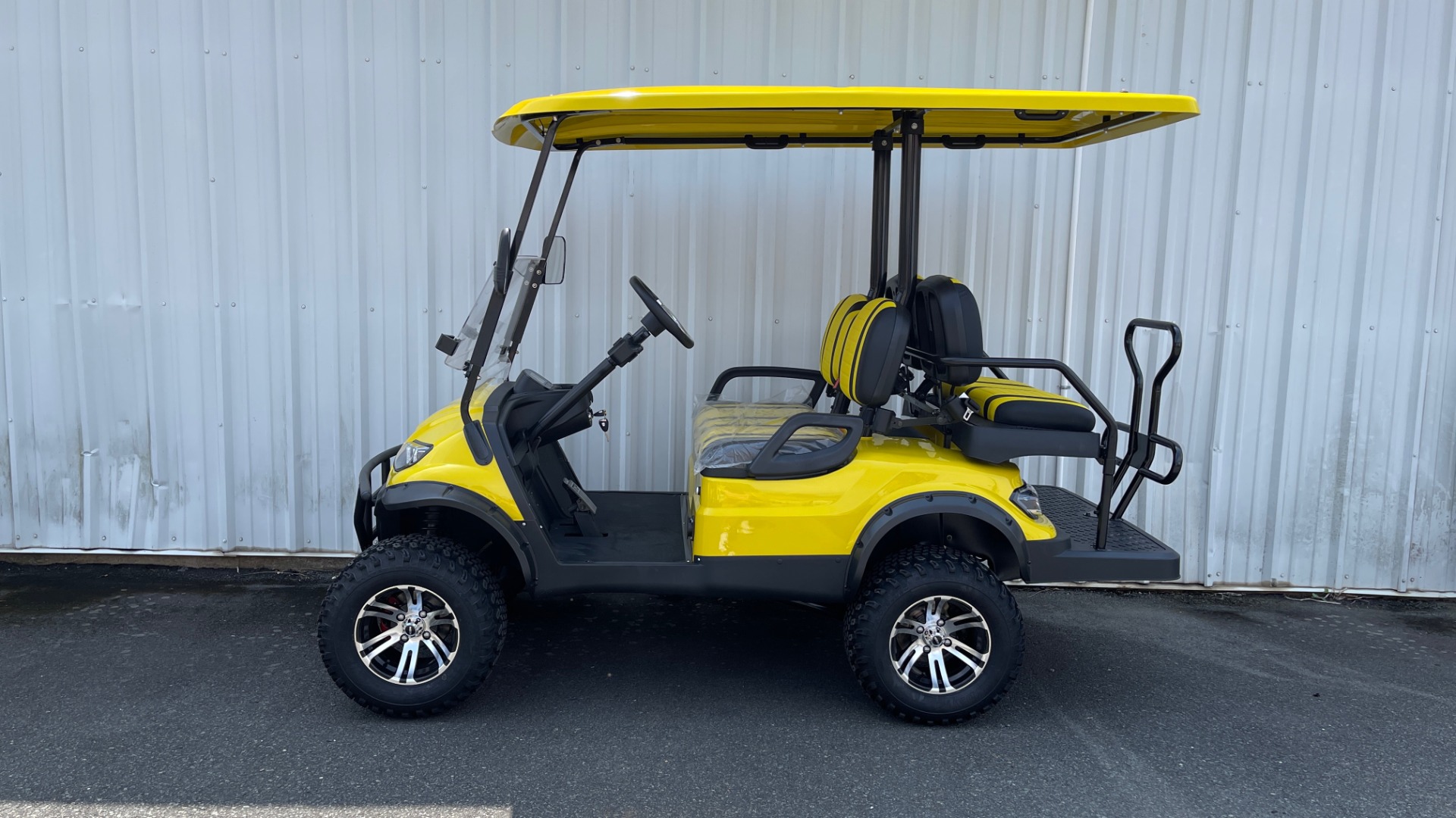 Used 2021 ICON i40L LIFTED ELECTRIC CAR / 4-PASSENGER GOLF CART / 25MPH / NEW / 1-MILE for sale Sold at Formula Imports in Charlotte NC 28227 2