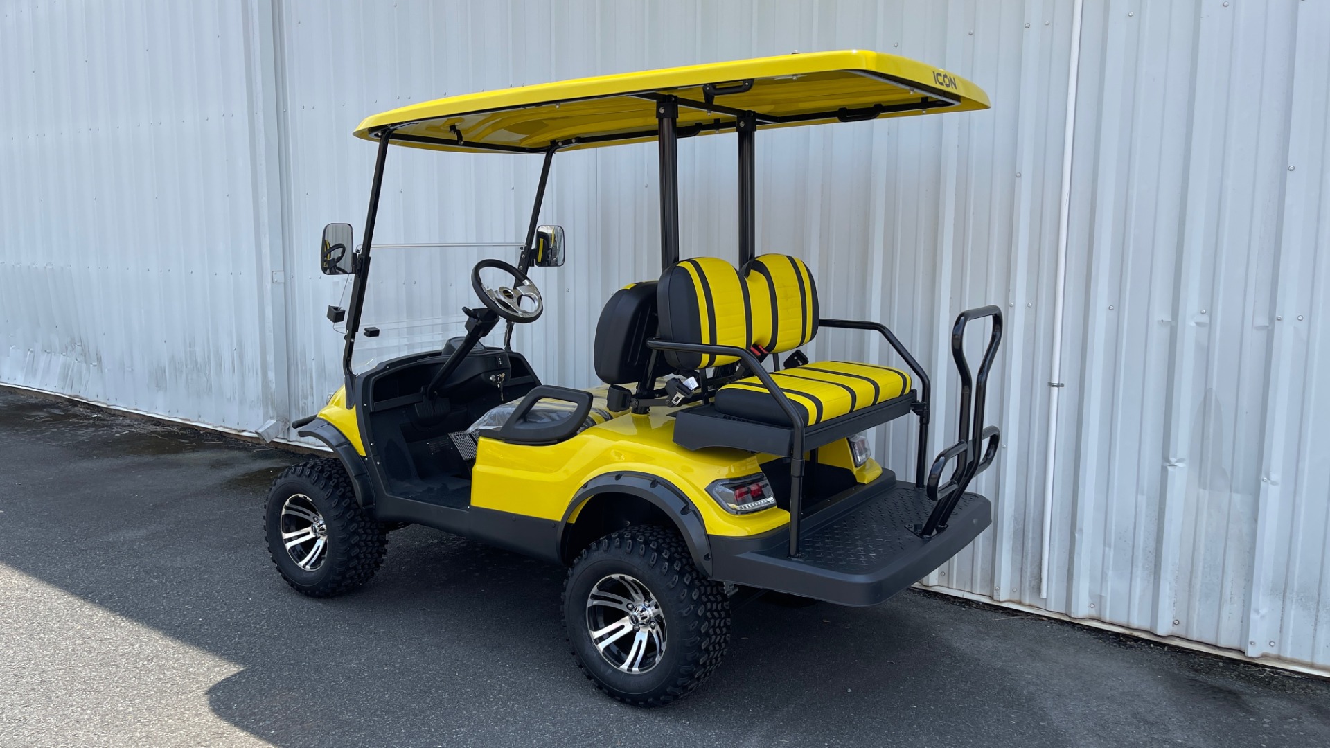 Used 2021 ICON i40L LIFTED ELECTRIC CAR / 4-PASSENGER GOLF CART / 25MPH / NEW / 1-MILE for sale Sold at Formula Imports in Charlotte NC 28227 3