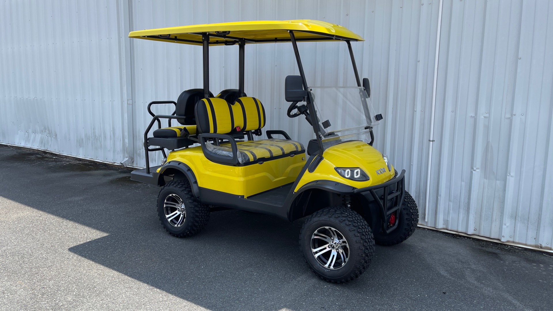 Used 2021 ICON i40L LIFTED ELECTRIC CAR / 4-PASSENGER GOLF CART / 25MPH / NEW / 1-MILE for sale Sold at Formula Imports in Charlotte NC 28227 4