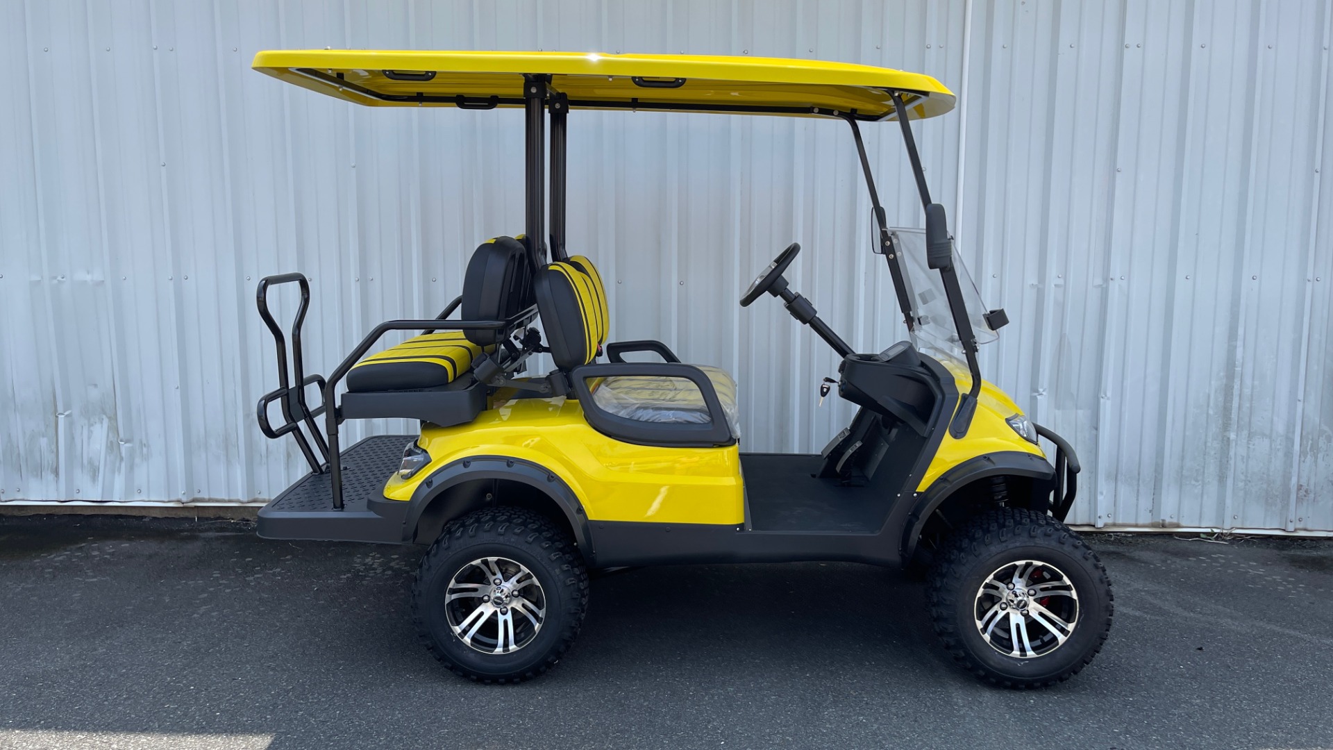 Used 2021 ICON i40L LIFTED ELECTRIC CAR / 4-PASSENGER GOLF CART / 25MPH / NEW / 1-MILE for sale Sold at Formula Imports in Charlotte NC 28227 5