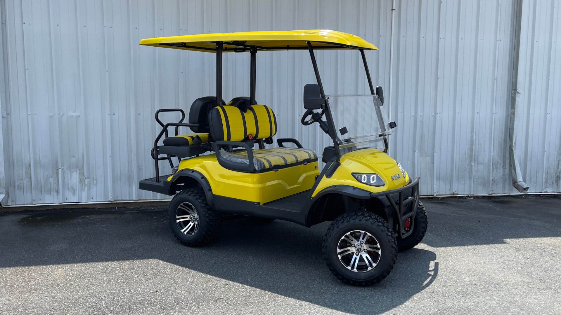 Used 2021 ICON i40L LIFTED ELECTRIC CAR / 4-PASSENGER GOLF CART / 25MPH / NEW / 1-MILE for sale Sold at Formula Imports in Charlotte NC 28227 8