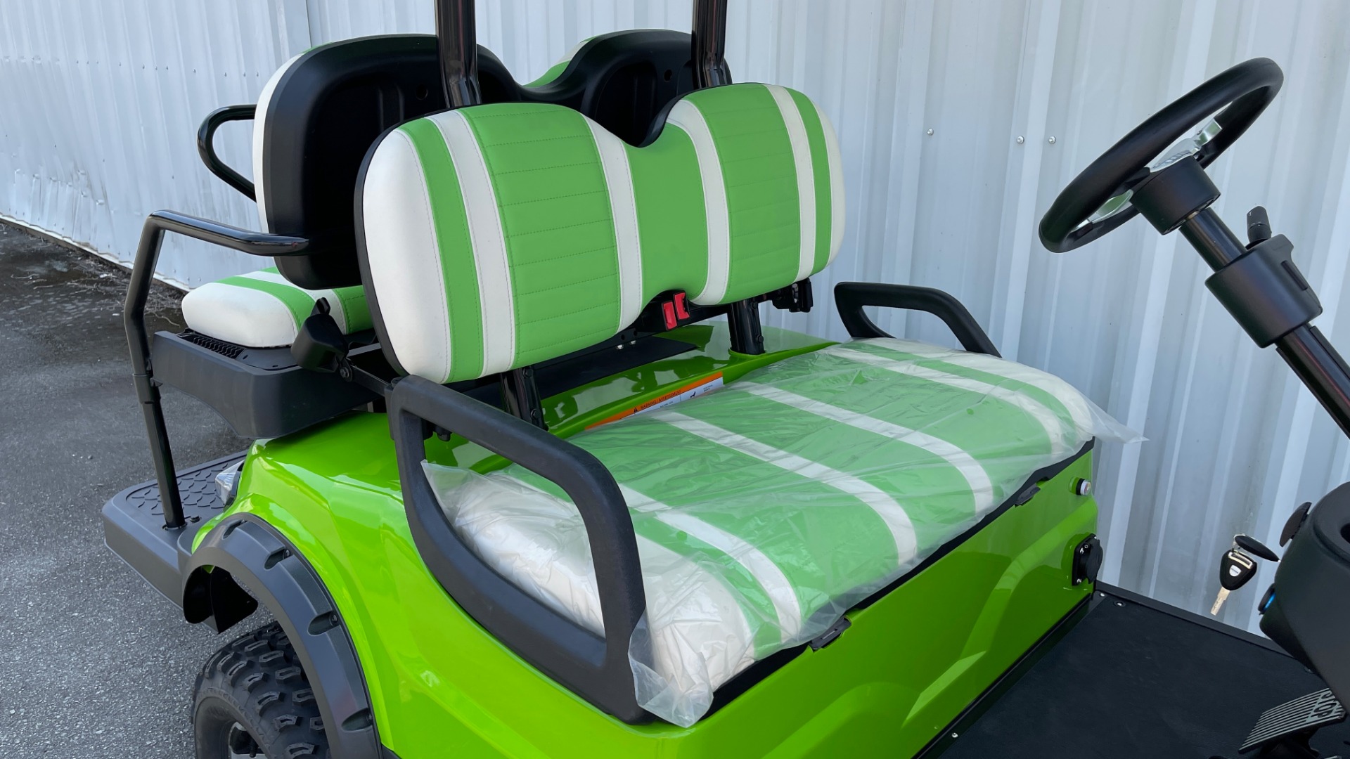 Used 2021 ICON i40L LIFTED ELECTRIC CAR / 4-PASSENGER GOLF CART / 25MPH / NEW / 1-MILE for sale Sold at Formula Imports in Charlotte NC 28227 33