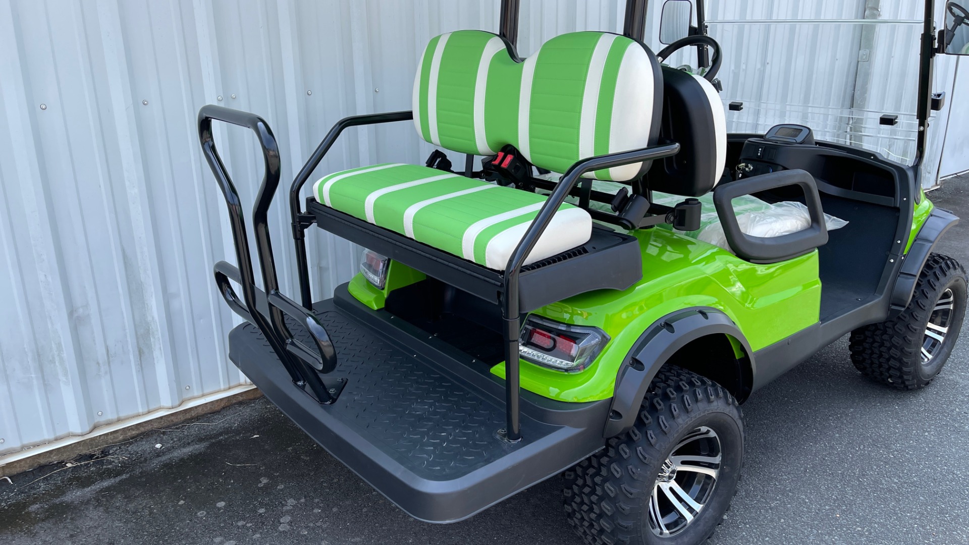 Used 2021 ICON i40L LIFTED ELECTRIC CAR / 4-PASSENGER GOLF CART / 25MPH / NEW / 1-MILE for sale Sold at Formula Imports in Charlotte NC 28227 35