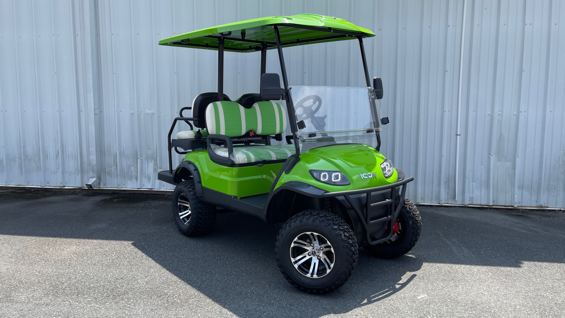 Used 2021 ICON i40L LIFTED ELECTRIC CAR / 4-PASSENGER GOLF CART / 25MPH / NEW / 1-MILE for sale Sold at Formula Imports in Charlotte NC 28227 5