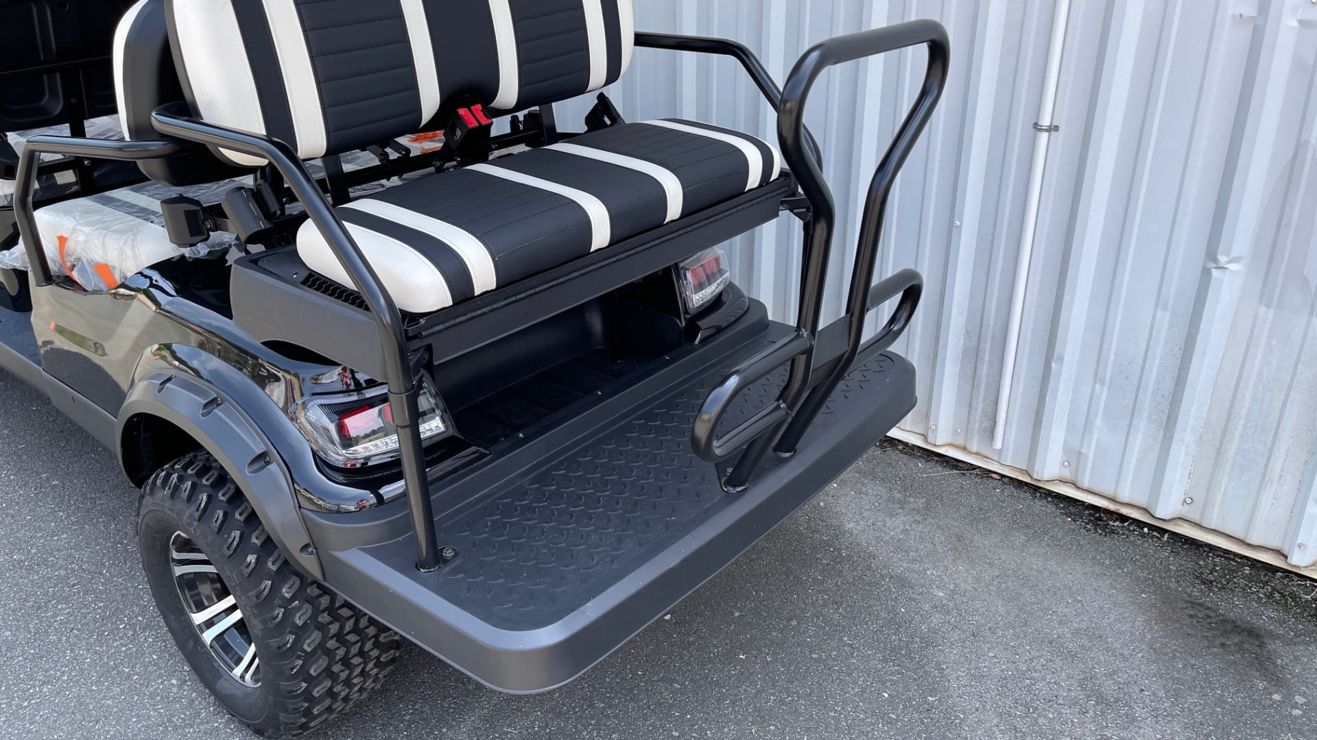 Used 2021 ICON i60L LIFTED ELECTRIC CAR / 6-PASSENGER GOLF CART / 25MPH / NEW / 1-MILE for sale Sold at Formula Imports in Charlotte NC 28227 13