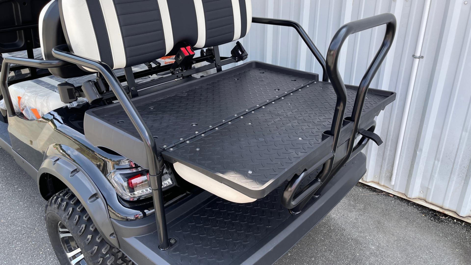 Used 2021 ICON i60L LIFTED ELECTRIC CAR / 6-PASSENGER GOLF CART / 25MPH / NEW / 1-MILE for sale Sold at Formula Imports in Charlotte NC 28227 14