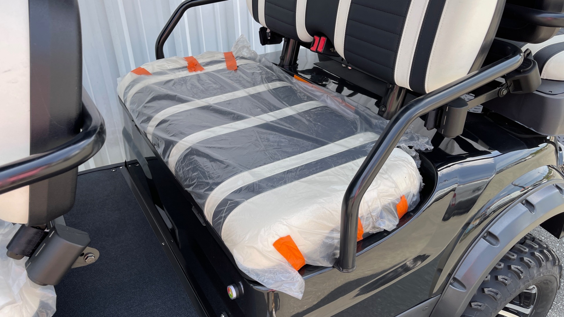 Used 2021 ICON i60L LIFTED ELECTRIC CAR / 6-PASSENGER GOLF CART / 25MPH / NEW / 1-MILE for sale Sold at Formula Imports in Charlotte NC 28227 18
