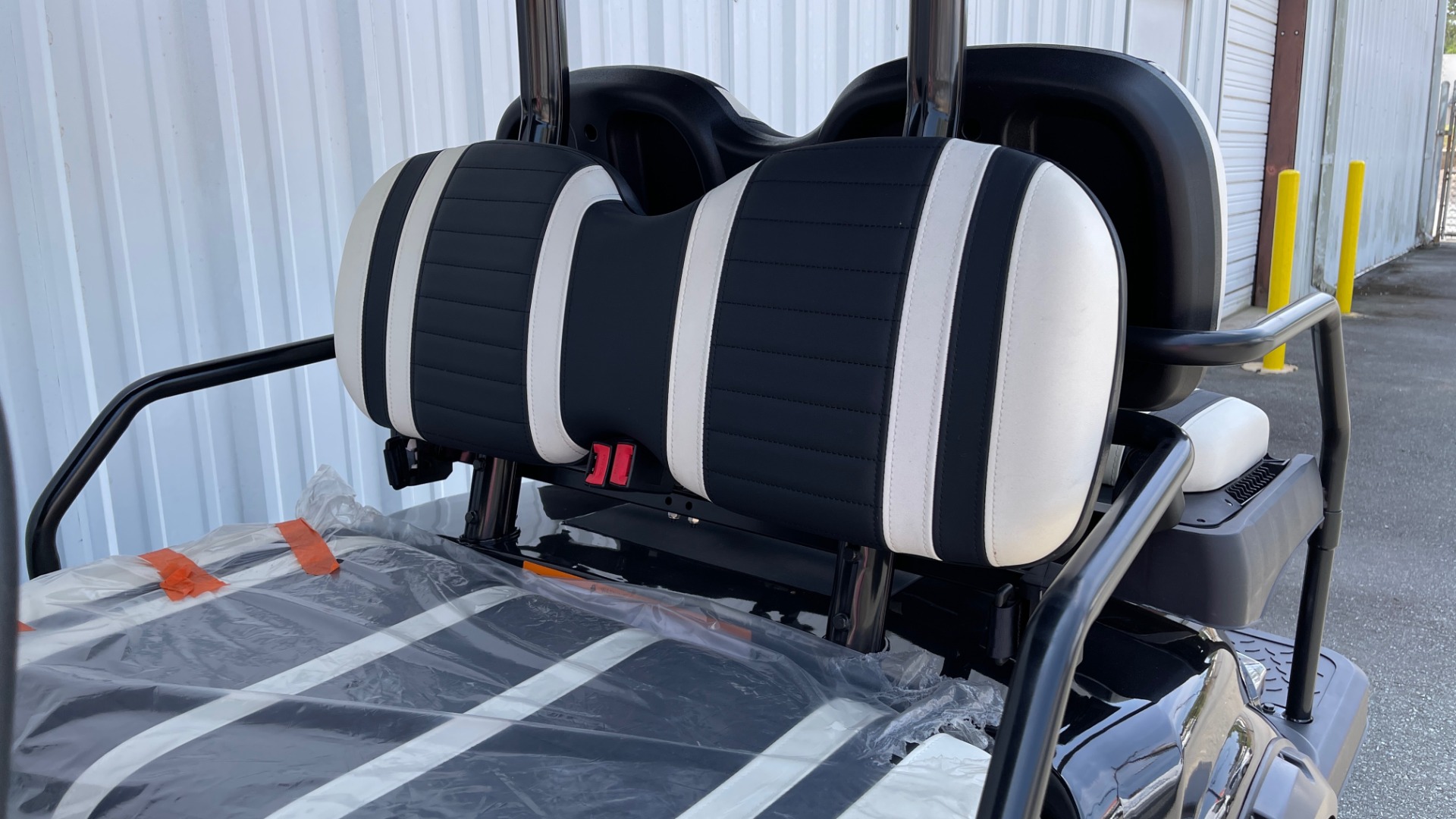 Used 2021 ICON i60L LIFTED ELECTRIC CAR / 6-PASSENGER GOLF CART / 25MPH / NEW / 1-MILE for sale Sold at Formula Imports in Charlotte NC 28227 19