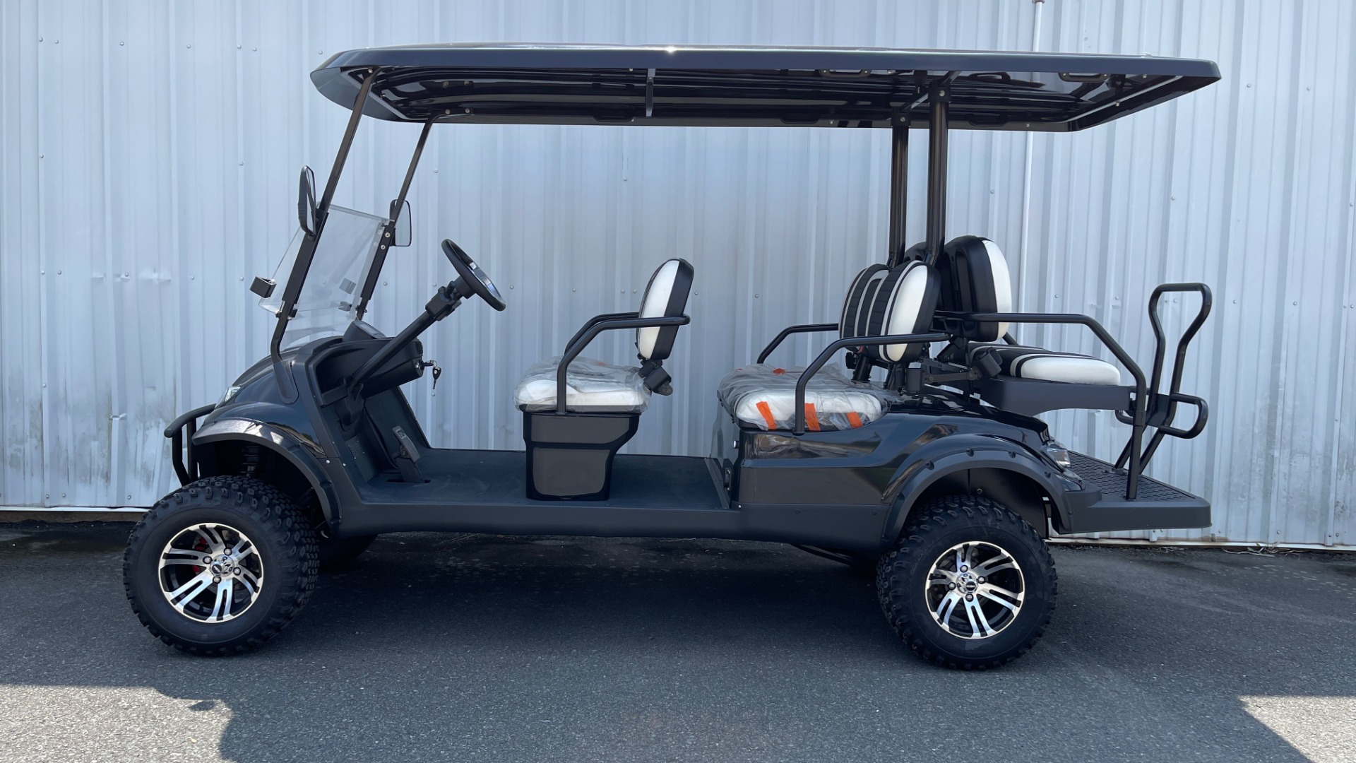 Used 2021 ICON i60L LIFTED ELECTRIC CAR / 6-PASSENGER GOLF CART / 25MPH / NEW / 1-MILE for sale Sold at Formula Imports in Charlotte NC 28227 2