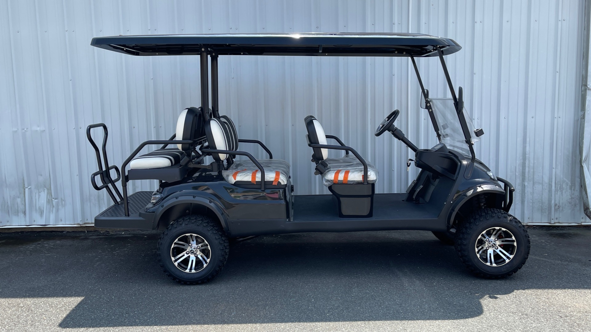 Used 2021 ICON i60L LIFTED ELECTRIC CAR / 6-PASSENGER GOLF CART / 25MPH / NEW / 1-MILE for sale Sold at Formula Imports in Charlotte NC 28227 6