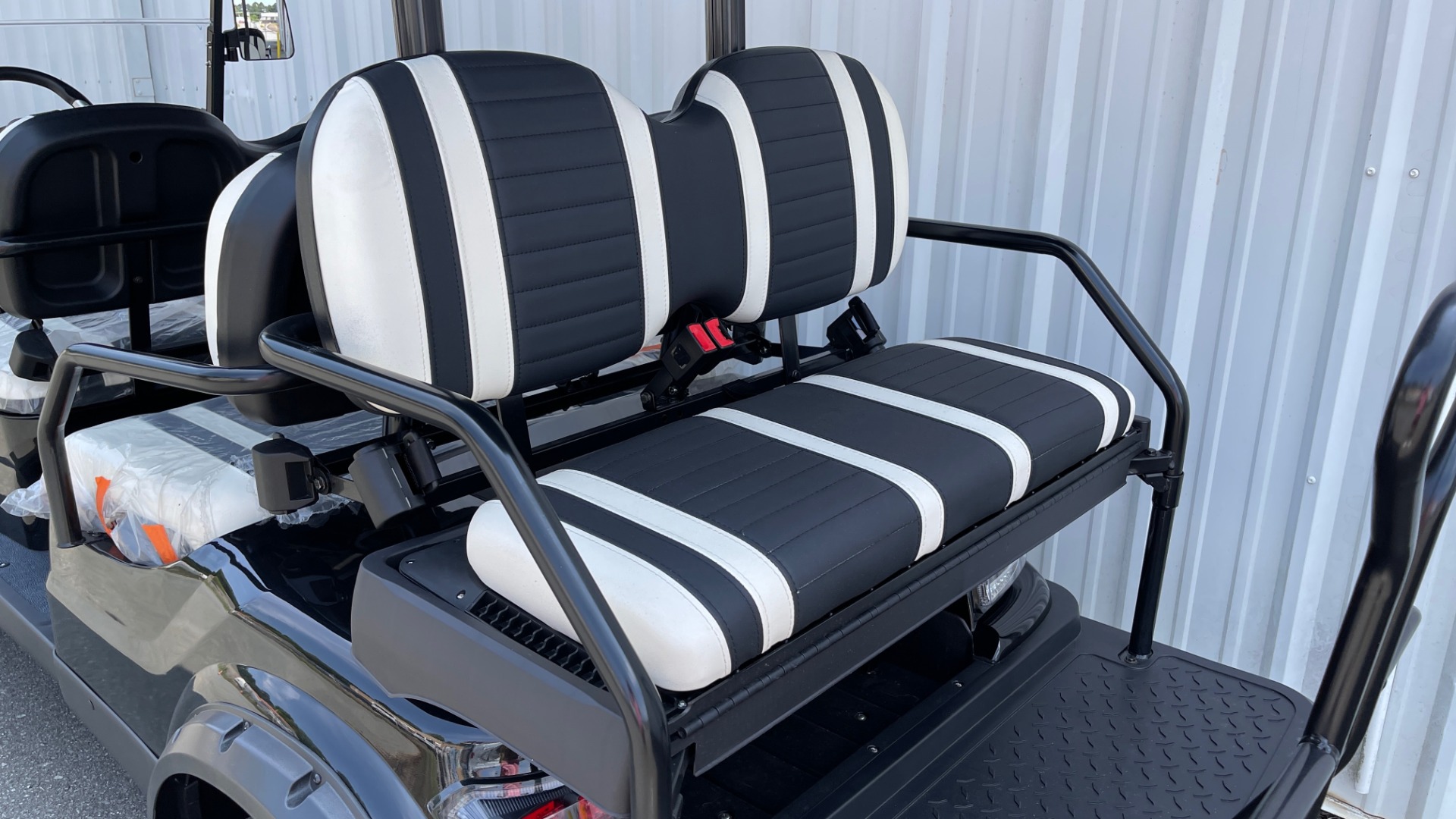Used 2021 ICON i60L LIFTED ELECTRIC CAR / 6-PASSENGER GOLF CART / 25MPH / NEW / 1-MILE for sale Sold at Formula Imports in Charlotte NC 28227 8