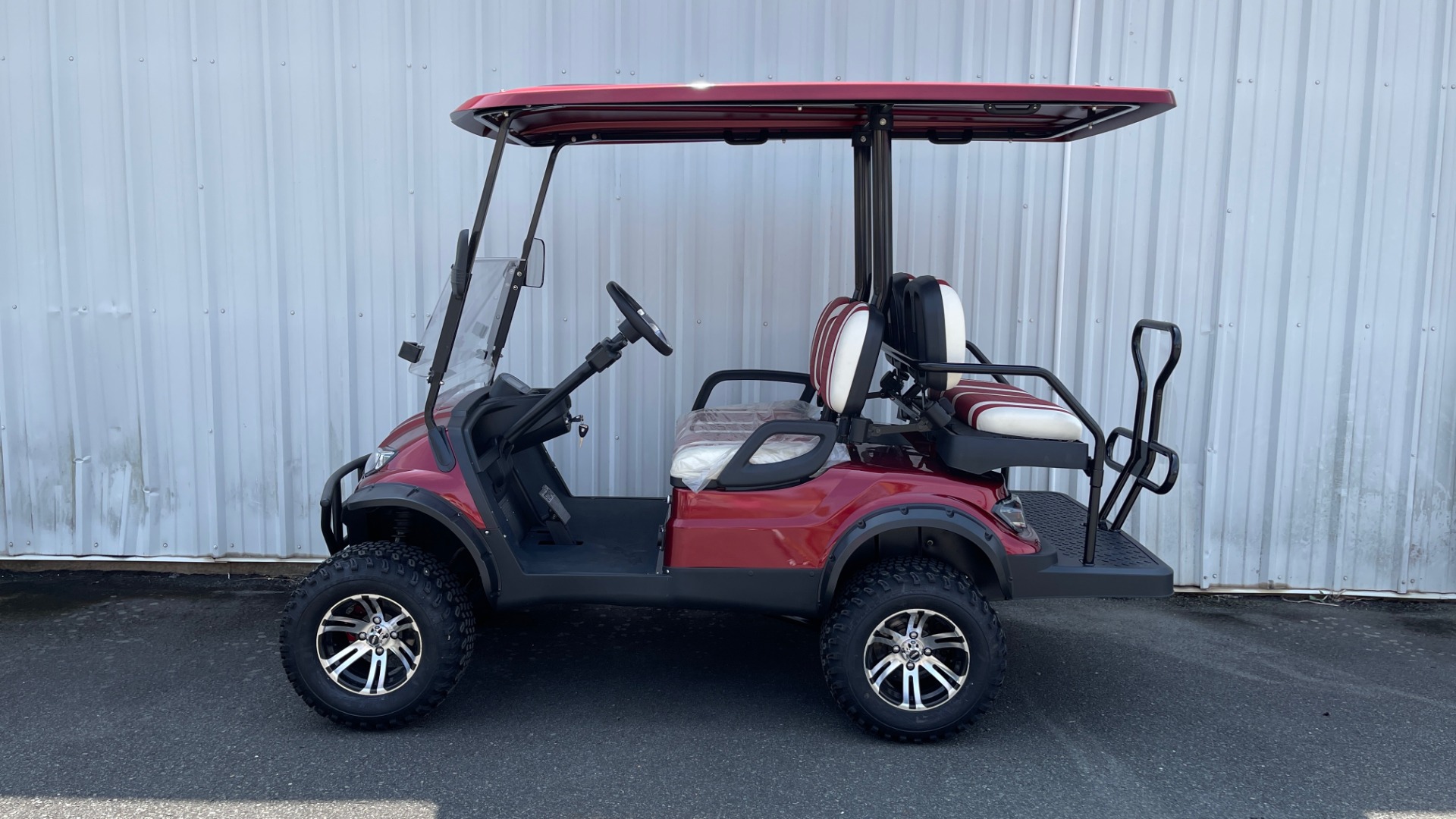 Used 2021 ICON i40L LIFTED ELECTRIC CAR / 4-PASSENGER GOLF CART / 25MPH / NEW / 2-MILE for sale Sold at Formula Imports in Charlotte NC 28227 3