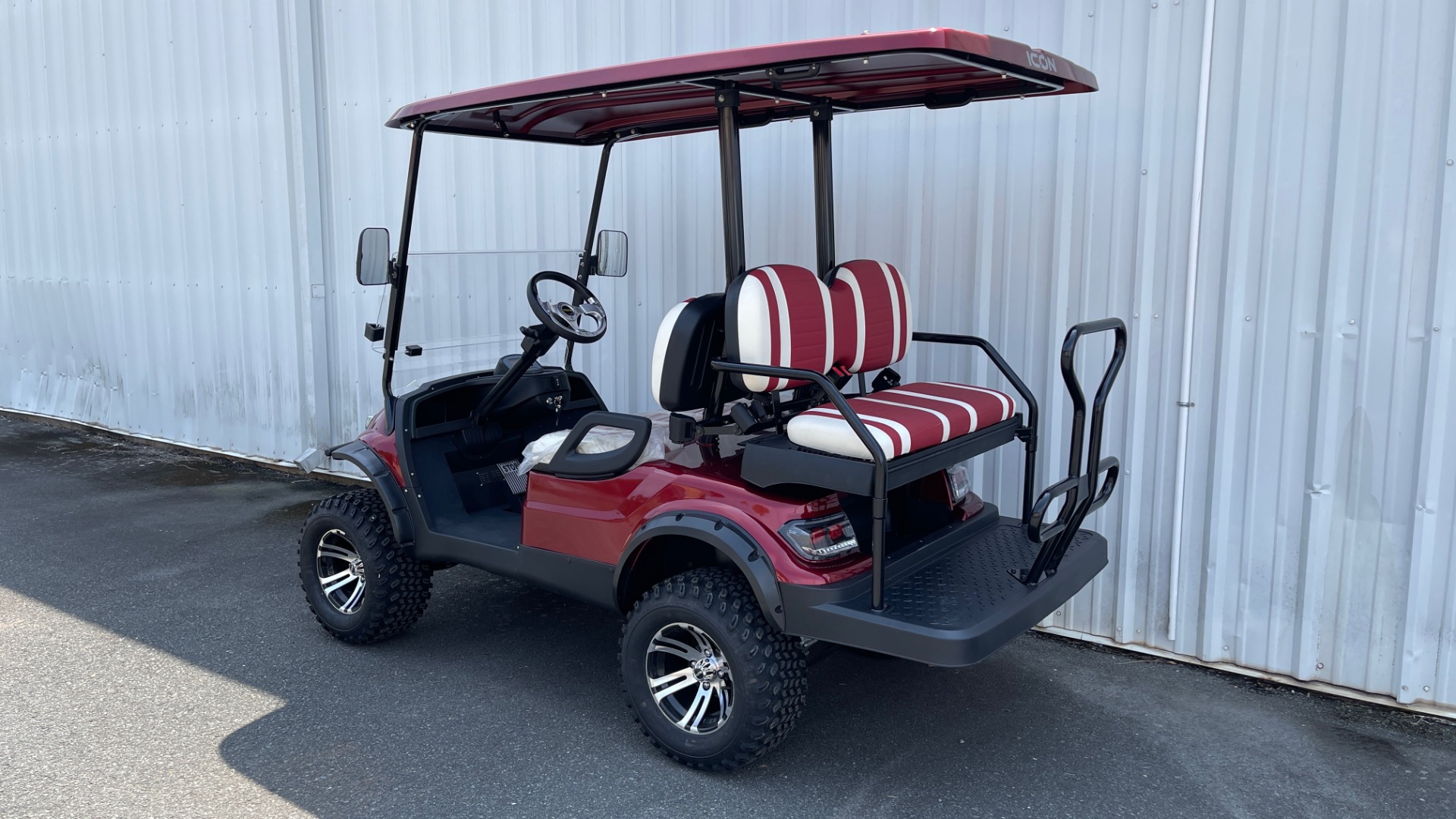 Used 2021 ICON i40L LIFTED ELECTRIC CAR / 4-PASSENGER GOLF CART / 25MPH / NEW / 2-MILE for sale Sold at Formula Imports in Charlotte NC 28227 4