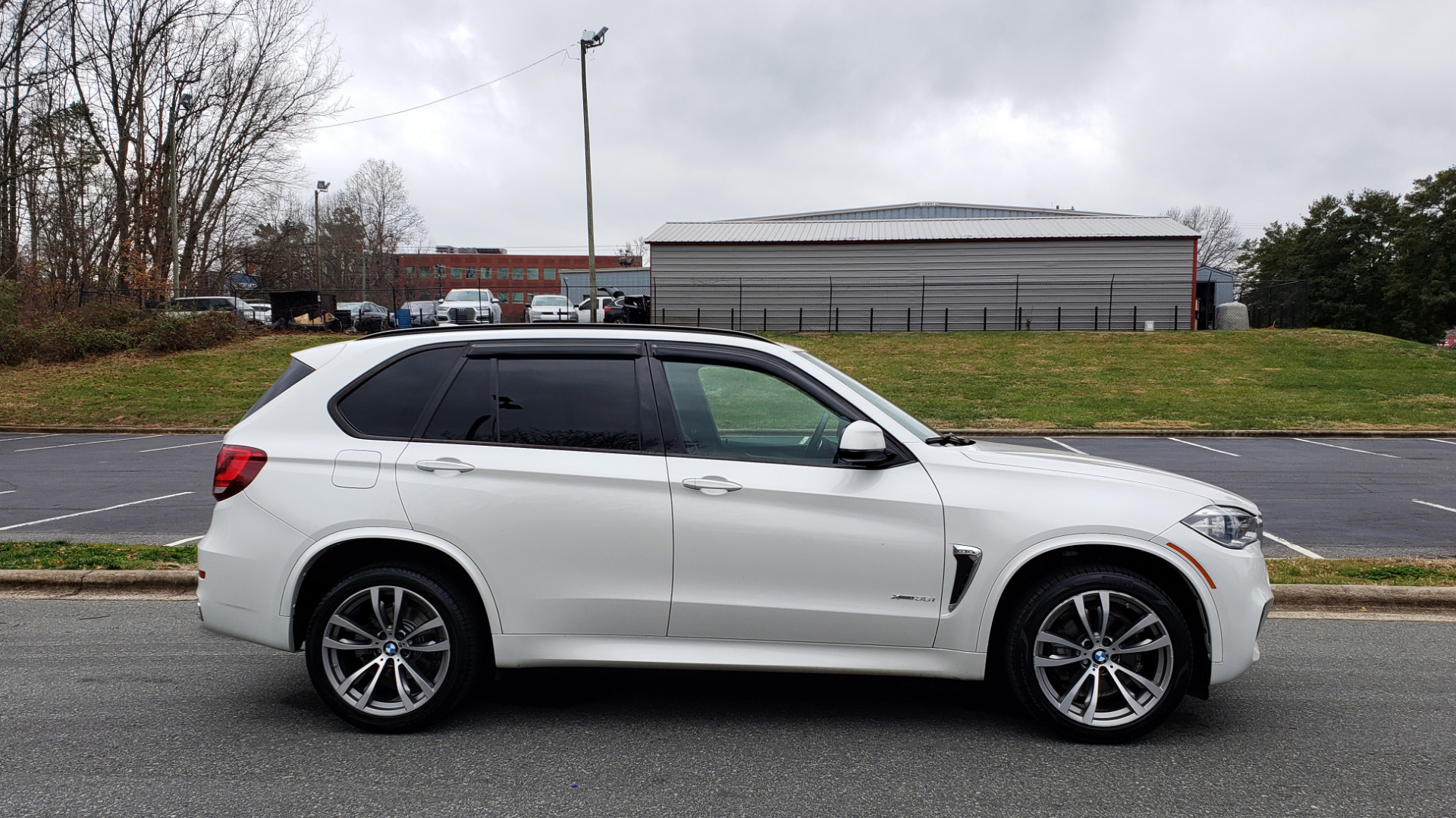 Used 2016 BMW X5 xDrive35i M-SPORT / PREMIUM PKG / NAV / SUNROOF / REARVIEW for sale Sold at Formula Imports in Charlotte NC 28227 10