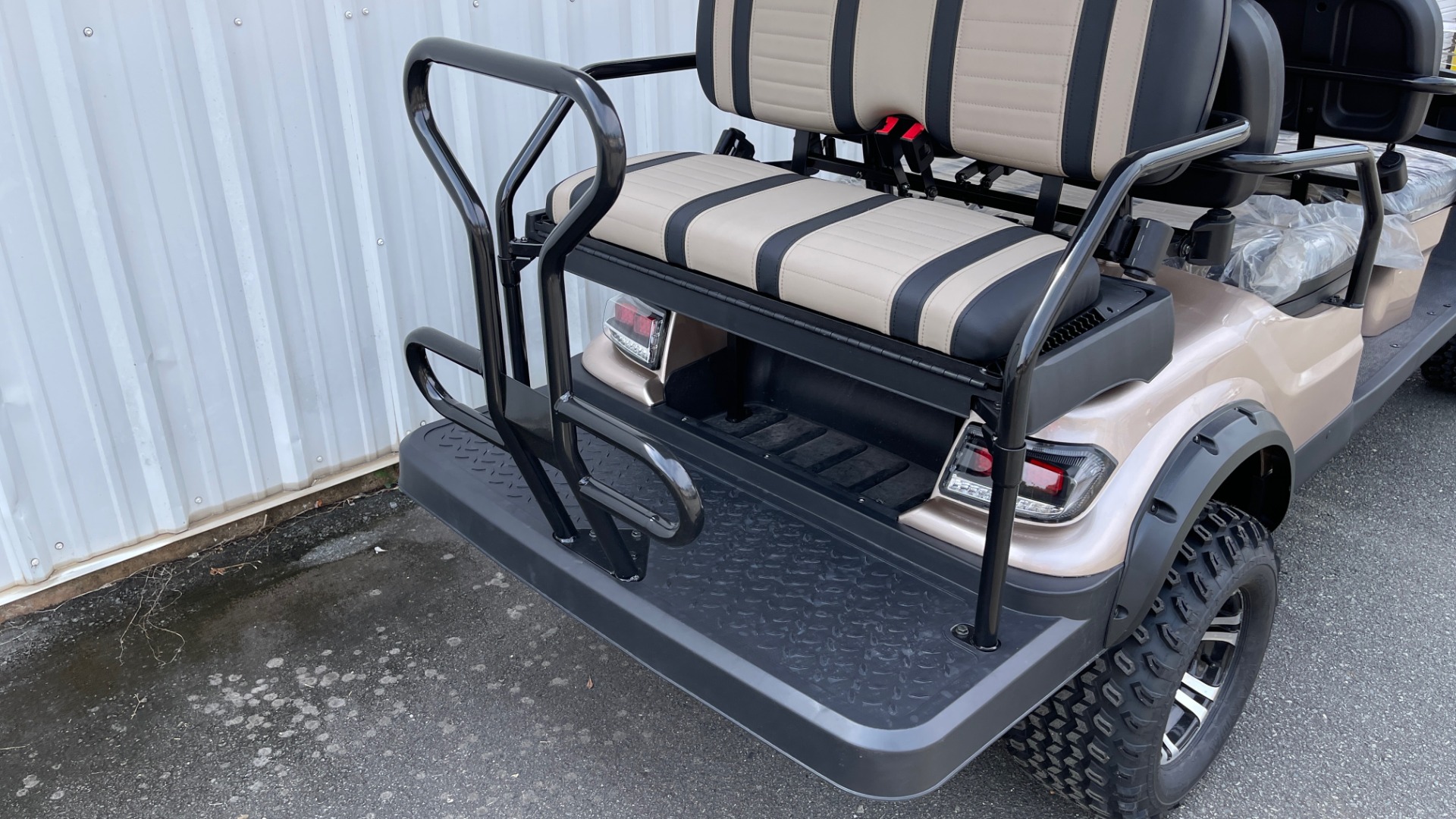 Used 2021 ICON I60L LIFTED ELECTRIC CAR / 6-PASSENGER GOLF CART / 25MPH / NEW / 1-MILE for sale Sold at Formula Imports in Charlotte NC 28227 15