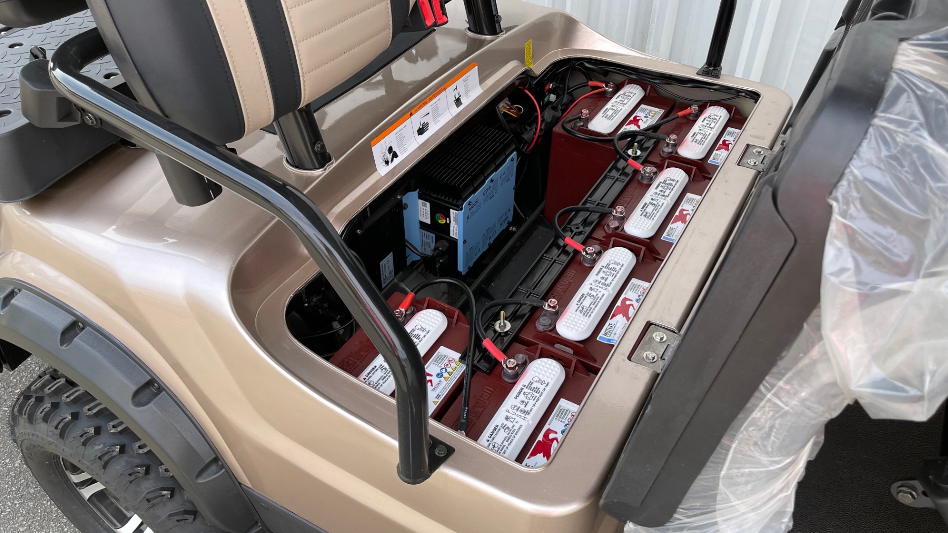 Used 2021 ICON I60L LIFTED ELECTRIC CAR / 6-PASSENGER GOLF CART / 25MPH / NEW / 1-MILE for sale Sold at Formula Imports in Charlotte NC 28227 17