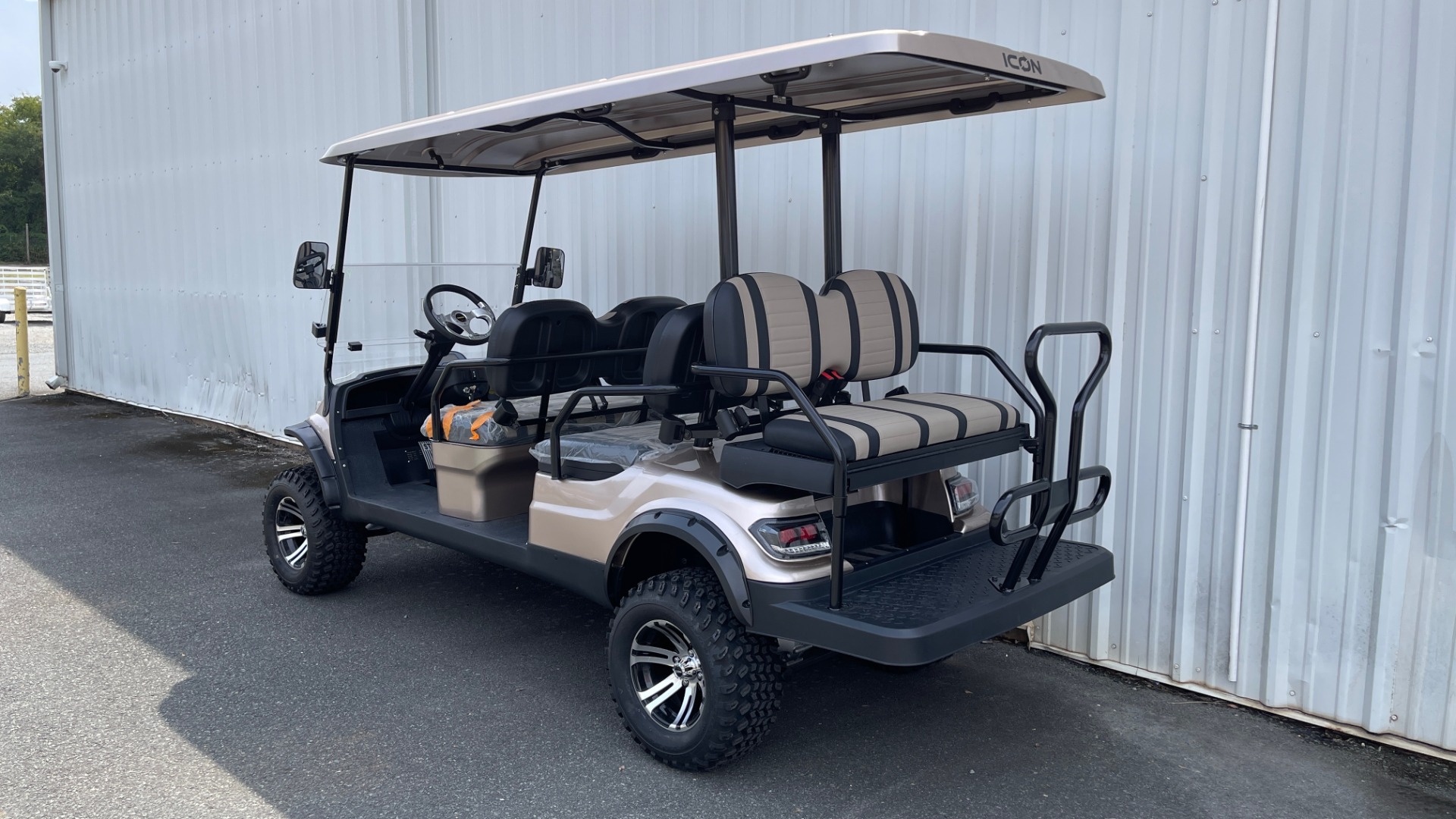 Used 2021 ICON I60L LIFTED ELECTRIC CAR / 6-PASSENGER GOLF CART / 25MPH / NEW / 1-MILE for sale Sold at Formula Imports in Charlotte NC 28227 3