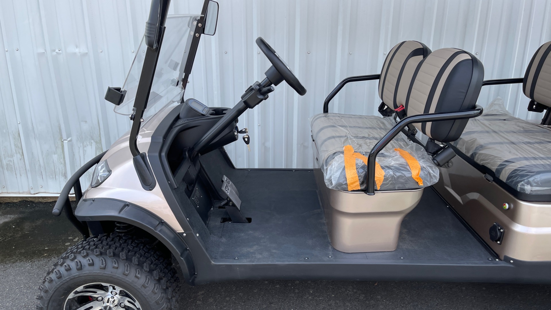 Used 2021 ICON I60L LIFTED ELECTRIC CAR / 6-PASSENGER GOLF CART / 25MPH / NEW / 1-MILE for sale Sold at Formula Imports in Charlotte NC 28227 32