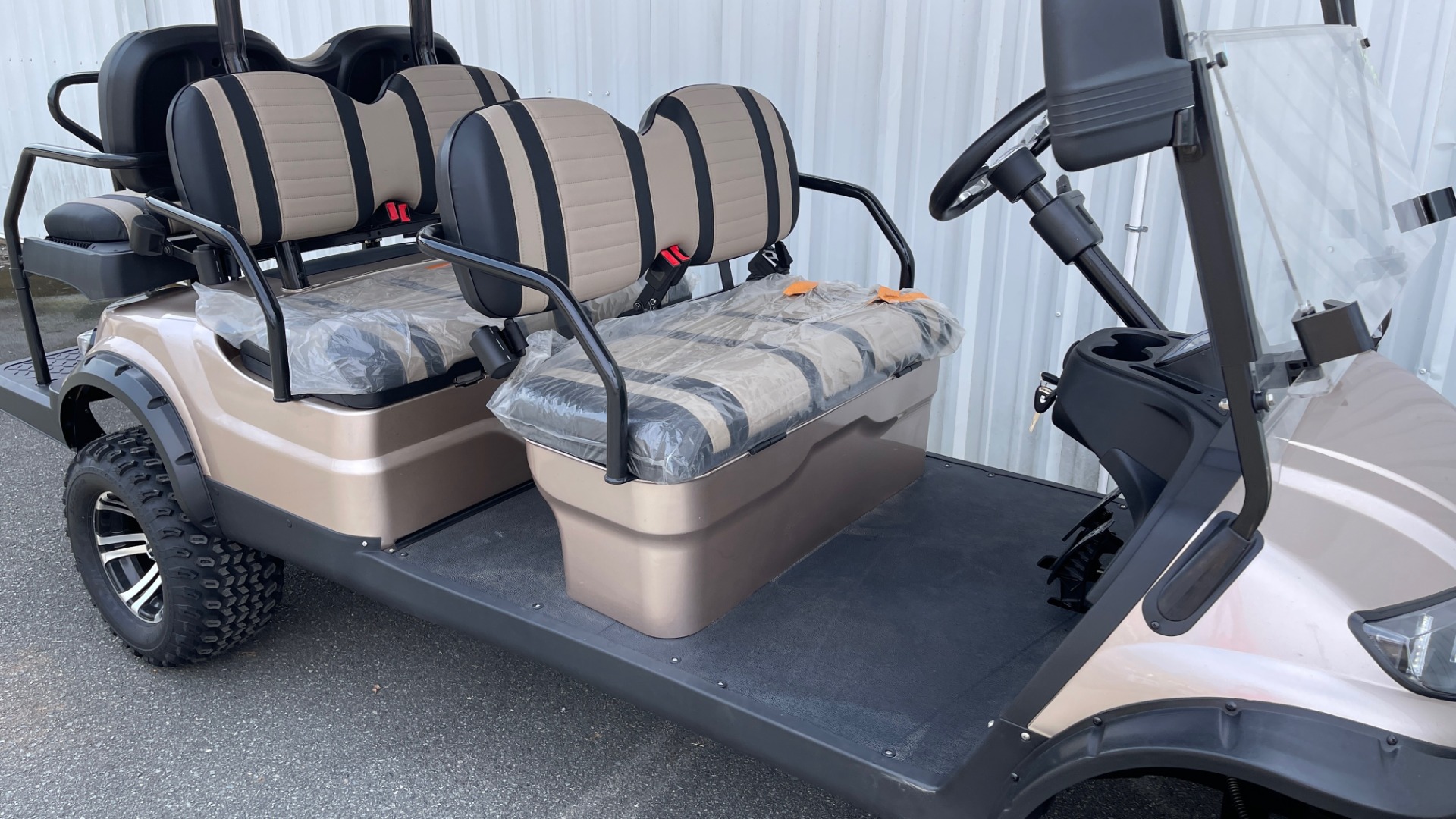 Used 2021 ICON I60L LIFTED ELECTRIC CAR / 6-PASSENGER GOLF CART / 25MPH / NEW / 1-MILE for sale Sold at Formula Imports in Charlotte NC 28227 5